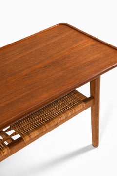 Versione ridotta del tavolino da caffè in teak, quercia e canna intrecciata di Hans Wegner, anni '50