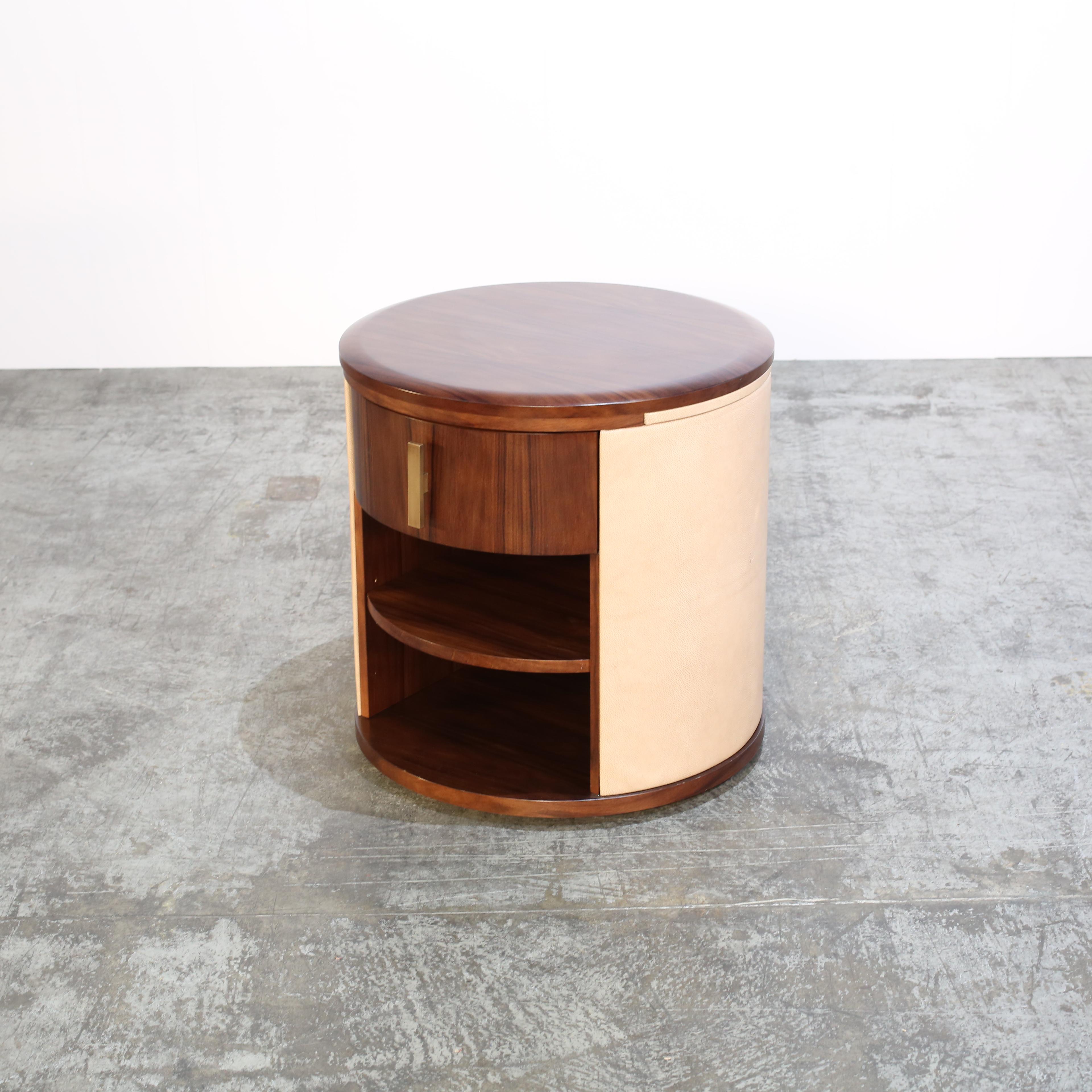 Introducing the Smania Argo Side Tables, a stunning set of two that exudes elegance and sophistication. Crafted by renowned luxury furniture brand Smania, these side tables are a true testament to their impeccable craftsmanship and attention to