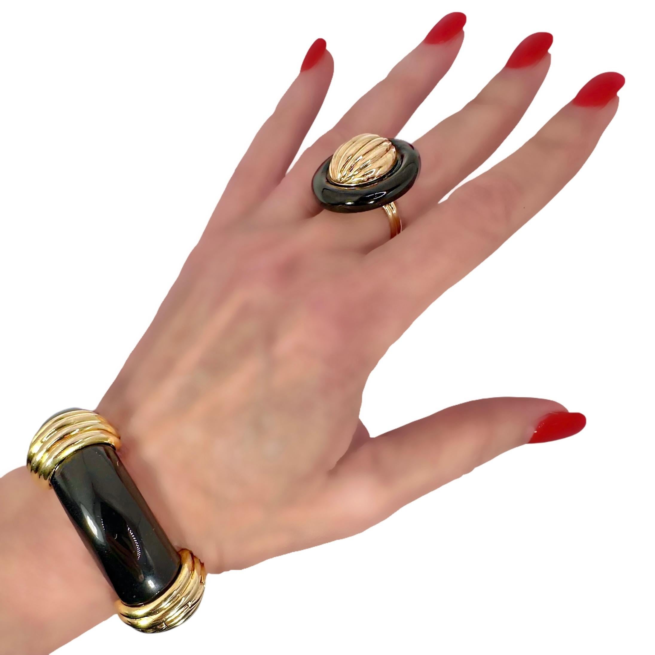 Bracelet en or jaune 14K et onyx noir par La Triomphe en vente 11