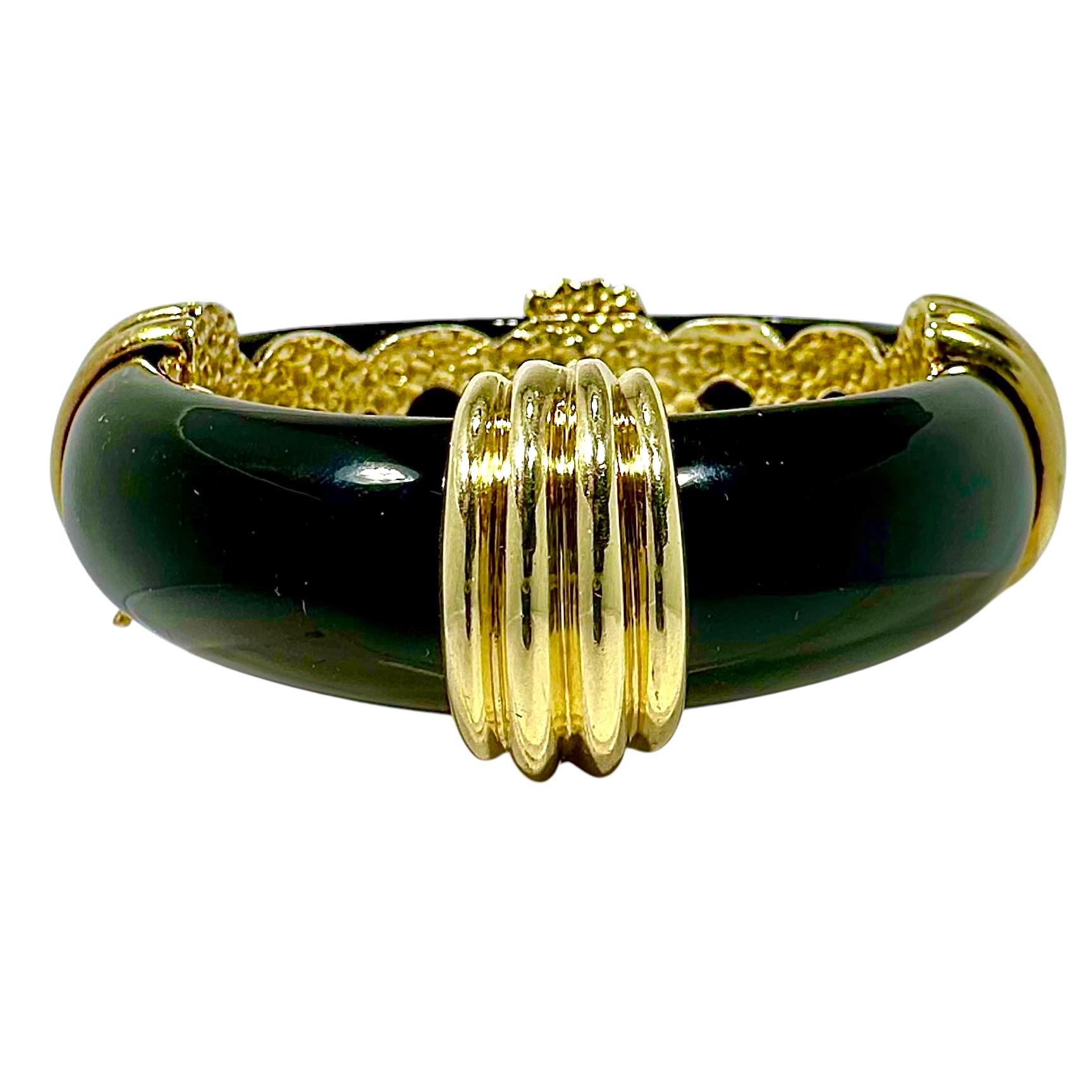 Bracelet en or jaune 14K et onyx noir par La Triomphe Pour femmes en vente