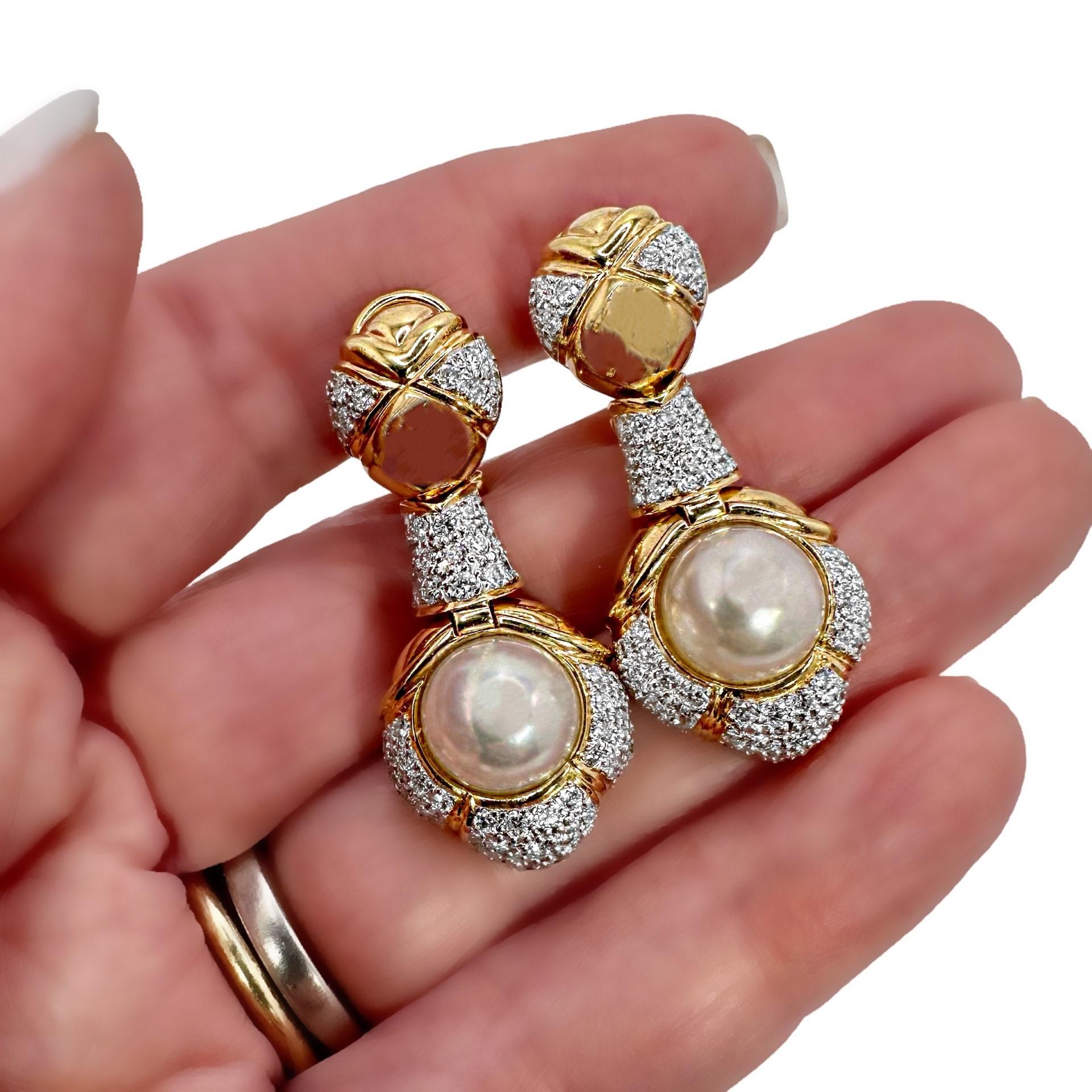 Smart and Tailored 18K Yellow Gold Pearl and Diamond Duster Earrings In Excellent Condition For Sale In Palm Beach, FL