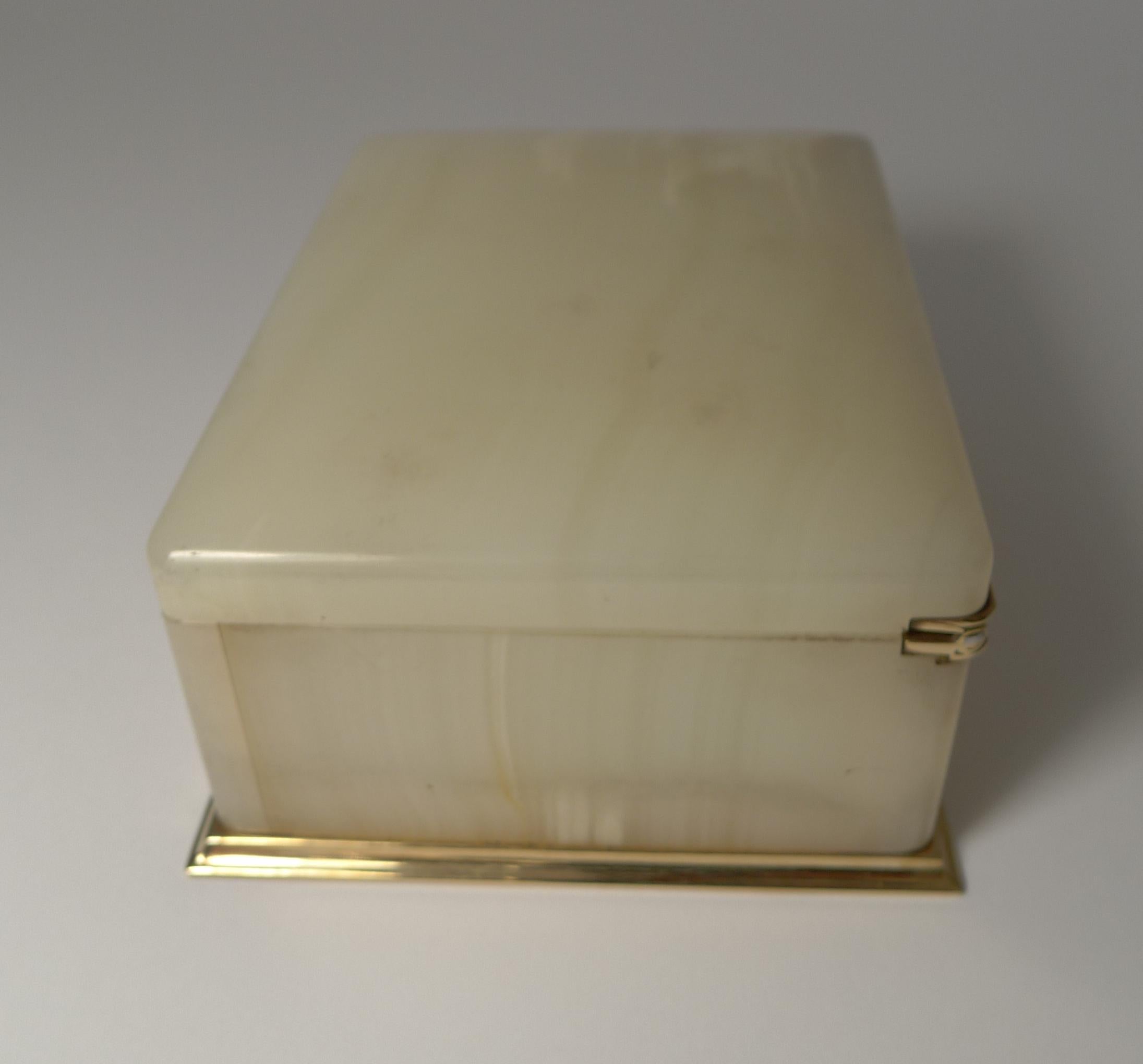 English Smart Antique Art Deco White Onyx Box by Betjemman, circa 1920