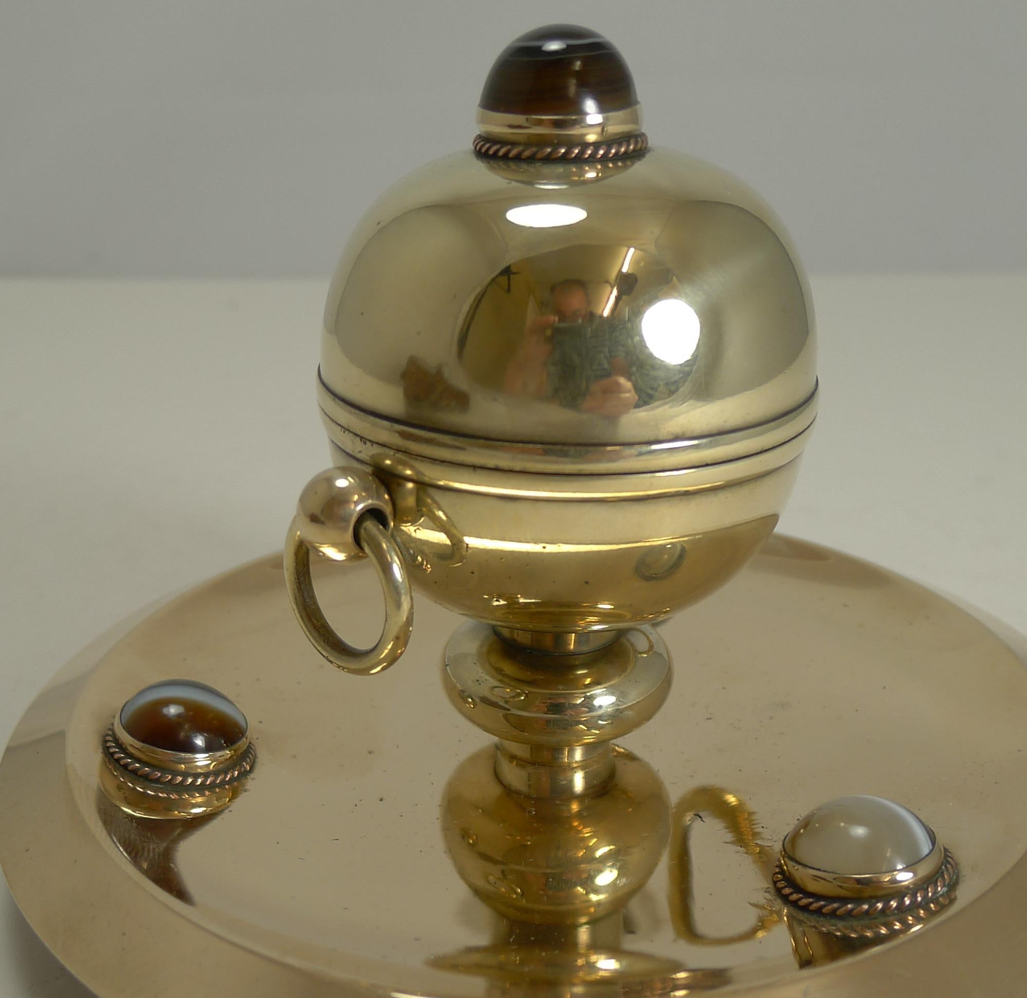 Late Victorian Smart Antique English Polished Brass and Bronze Inkwell, Agate Mounts circa 1880