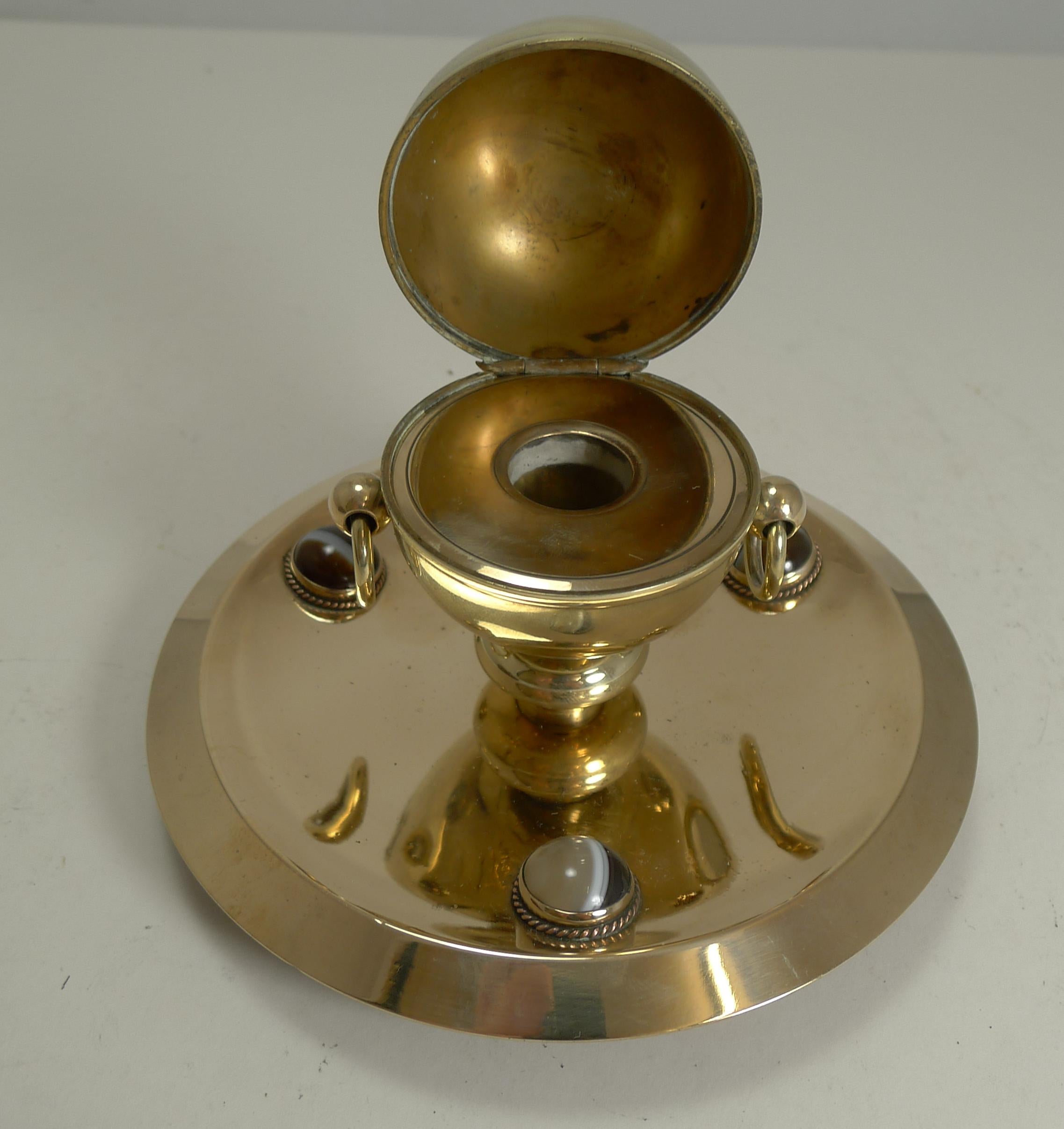 Late 19th Century Smart Antique English Polished Brass and Bronze Inkwell, Agate Mounts circa 1880