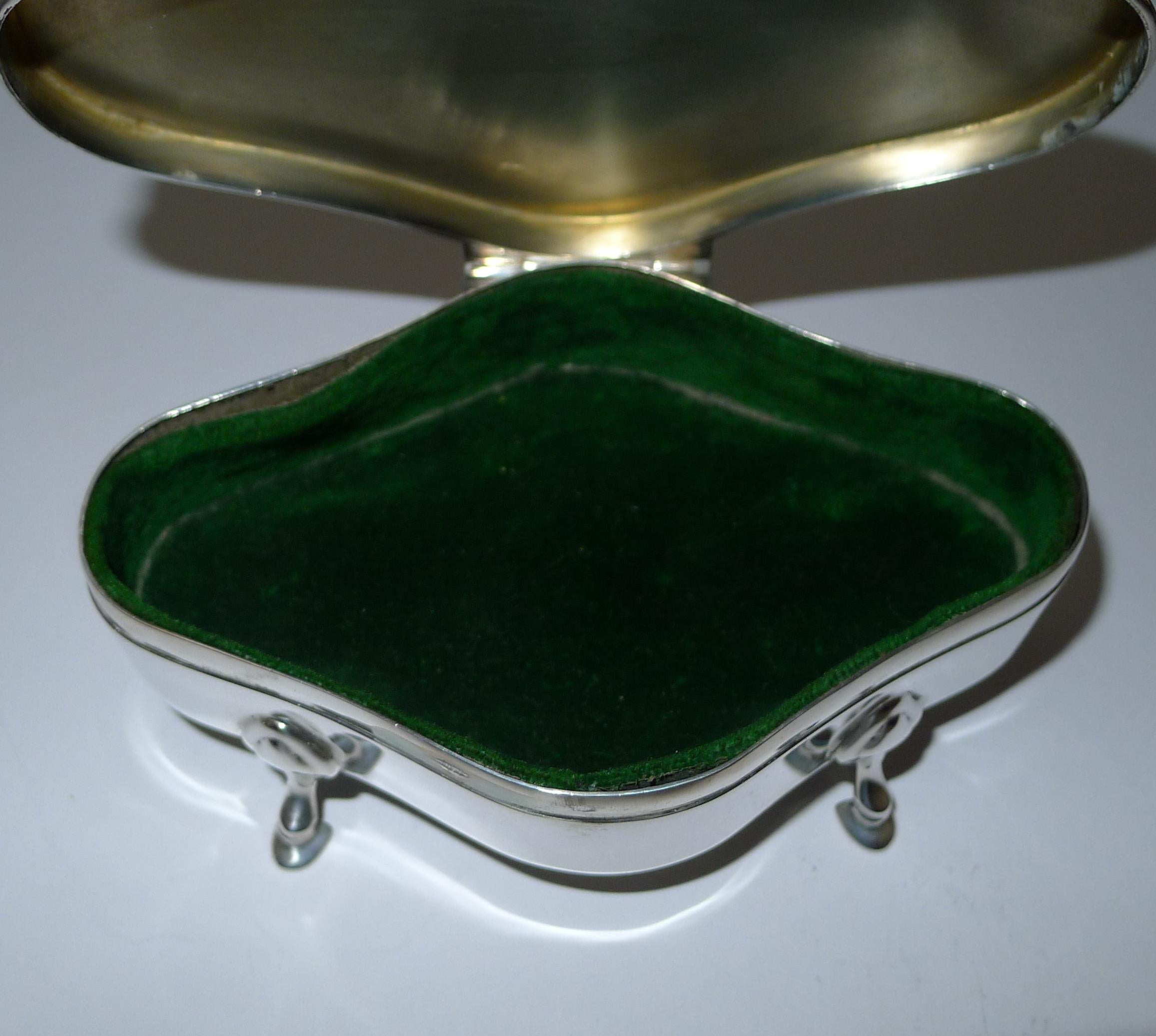 Elegante joyero inglés antiguo de plata de ley - Decoración torneada de motor en venta 5