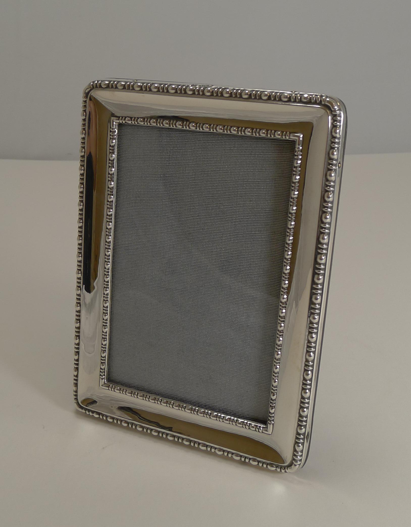 Smart Antique English Sterling Silver Photograph Frame, 1918 In Excellent Condition In Bath, GB