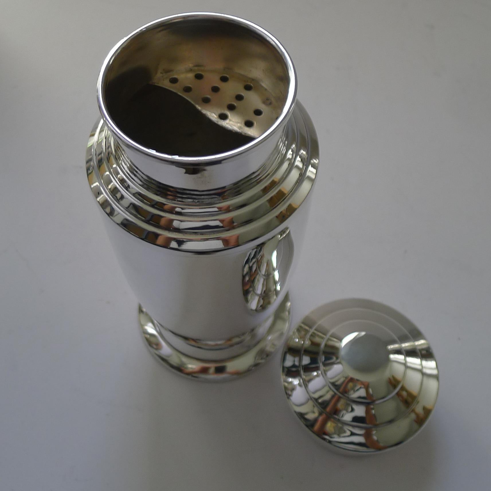 Silver Plate Smart Art Deco Cocktail Shaker by Charles S Green C.1940 For Sale