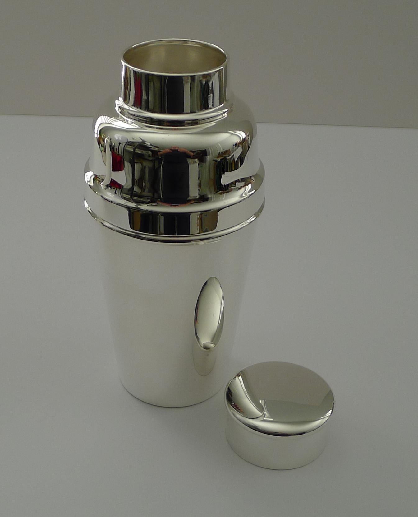 Smart Shakers Art Deco di William Suckling del 1930 - 1 1/4 di pinte In condizioni buone in vendita a Bath, GB