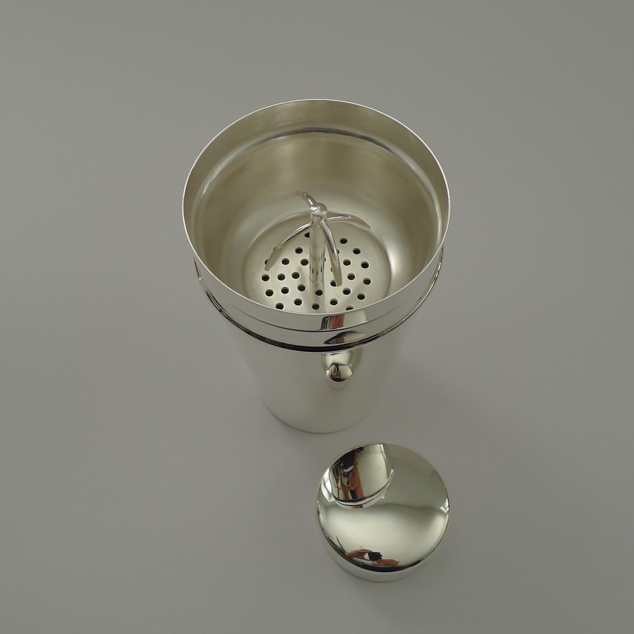 Metà XX secolo Smart Shakers Art Deco di William Suckling del 1930 - 1 1/4 di pinte in vendita
