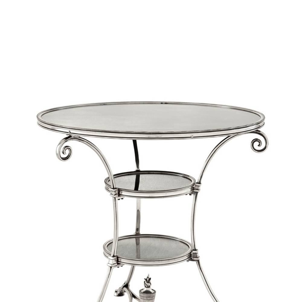 Side table smart castle with structure in antique
silver plated and with antique mirror glass tops.
Also available with structure in antique brass and
with antique mirror glass tops.
 