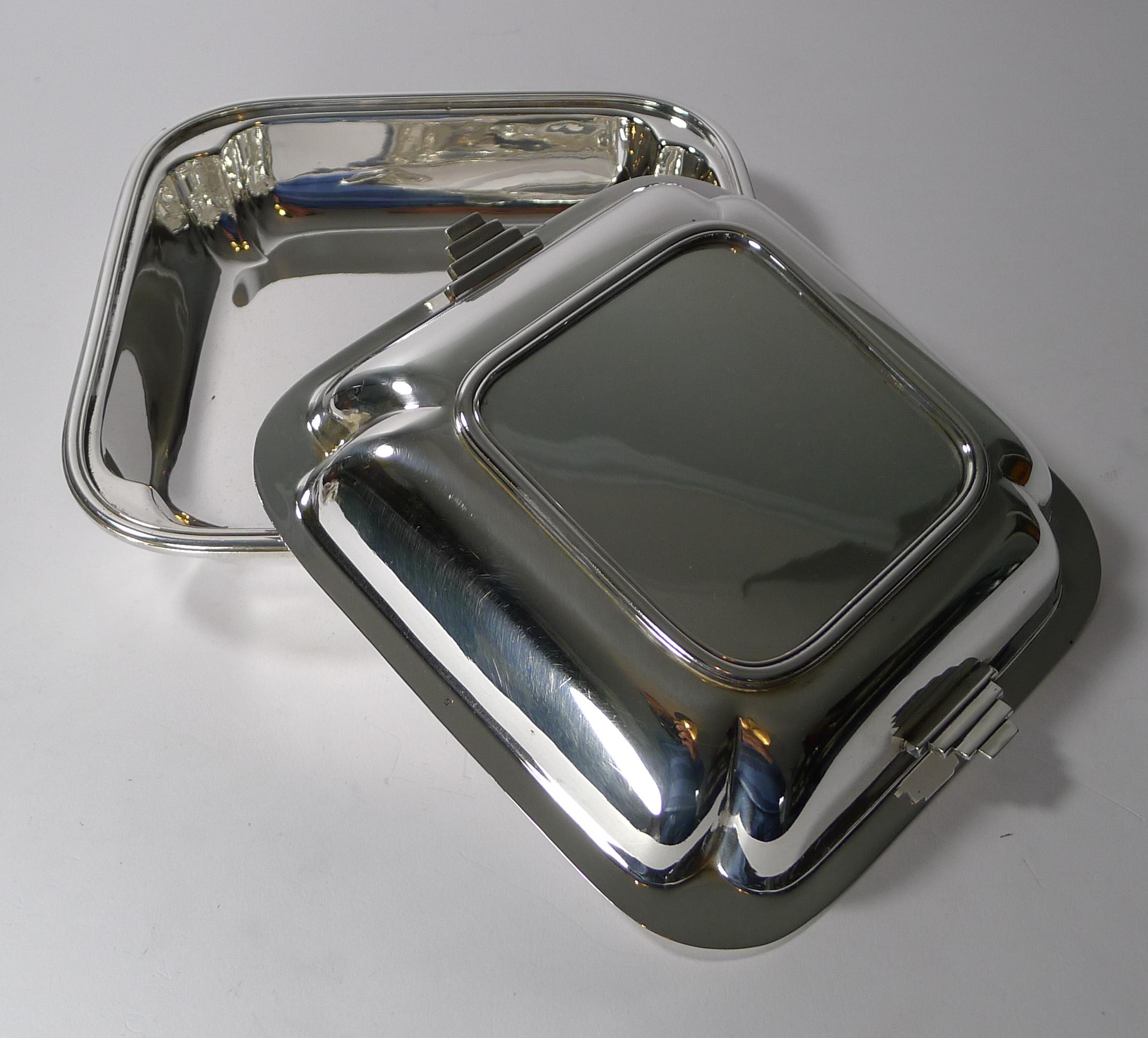 Mid-20th Century Smart English Art Deco Entree Dish, Silver Plated by W & G Sissons, circa 1930