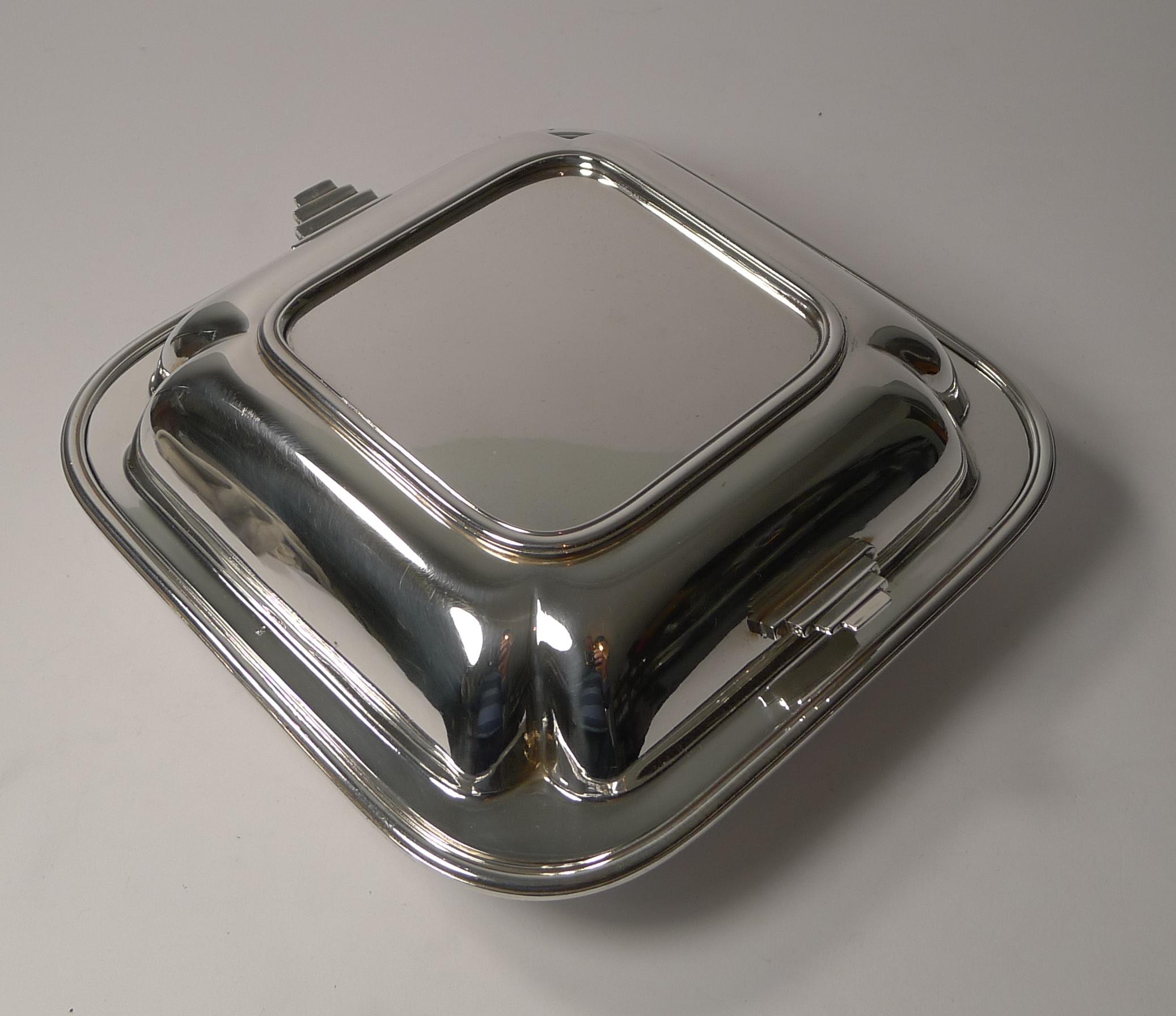 Smart English Art Deco Entree Dish, Silver Plated by W & G Sissons, circa 1930 2