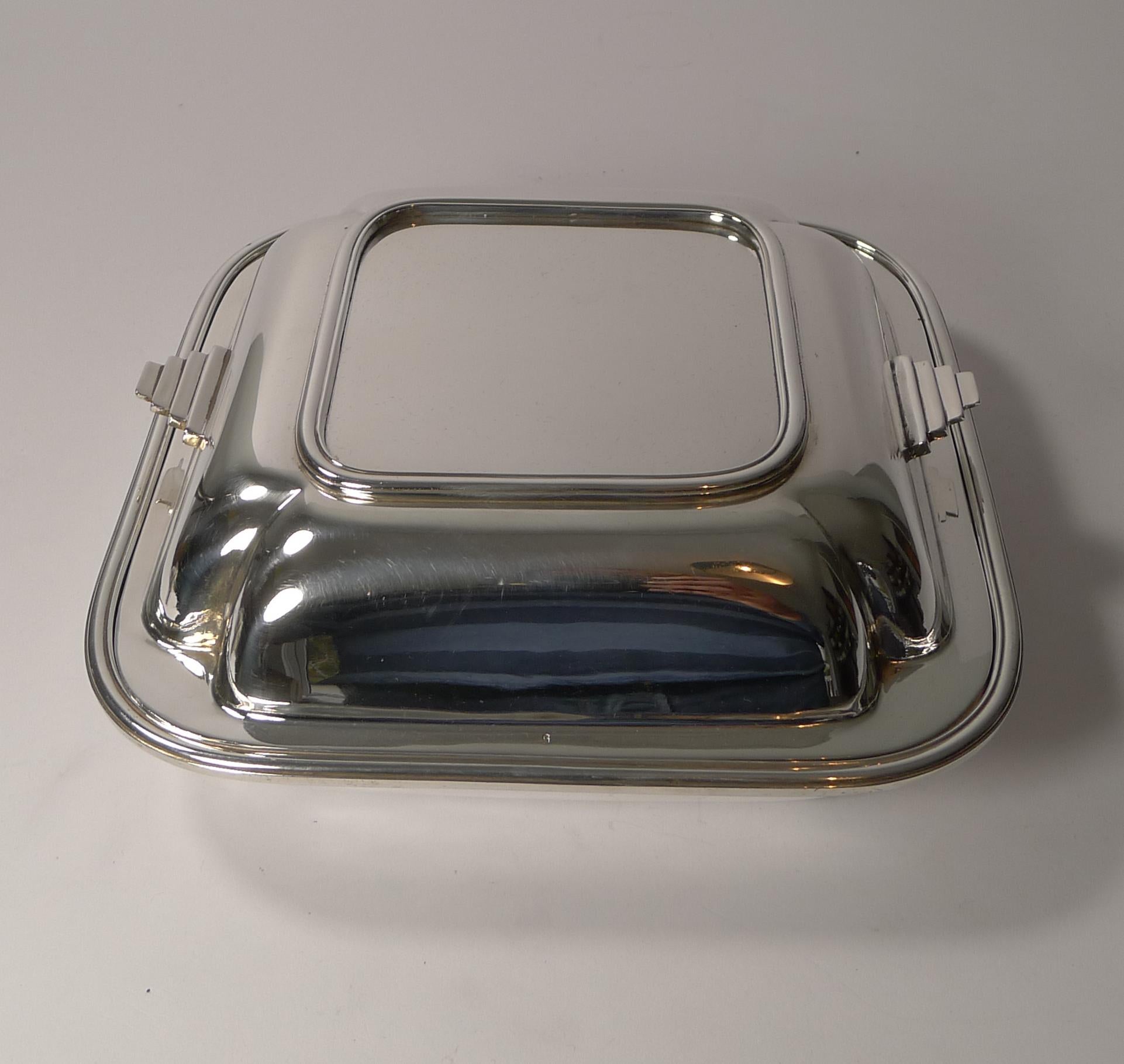Smart English Art Deco Entree Dish, Silver Plated by W & G Sissons, circa 1930 4