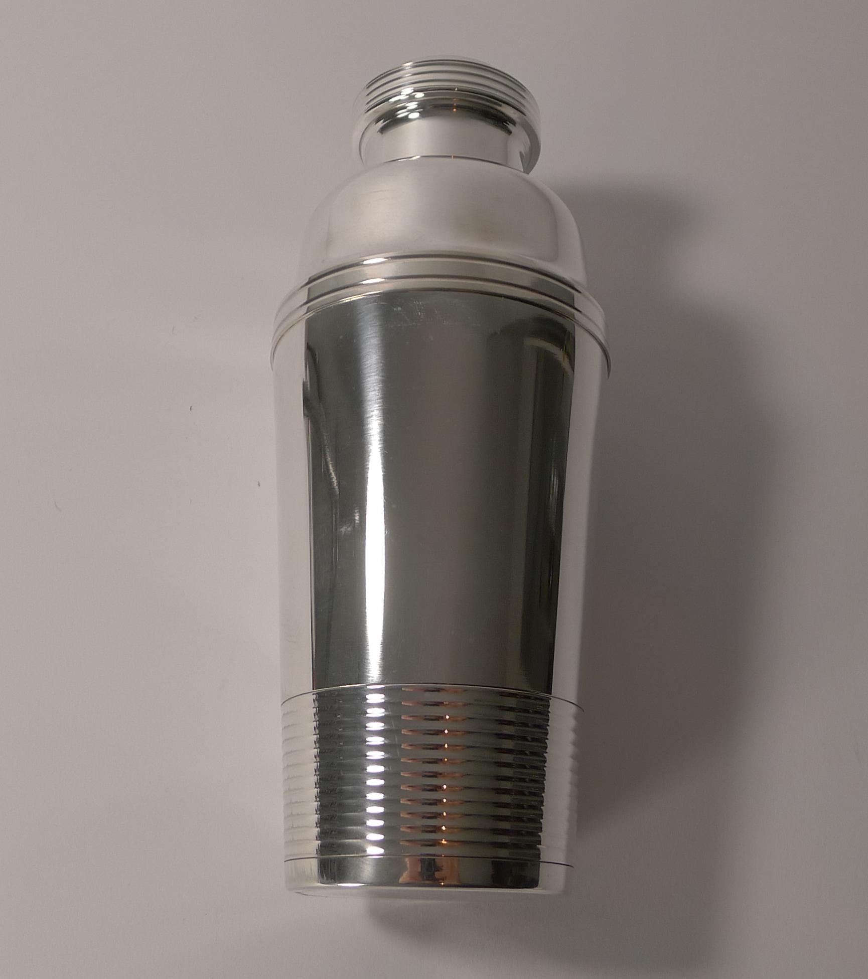 Smart French Art Deco Cocktail Shaker, circa 1930 In Good Condition In Bath, GB