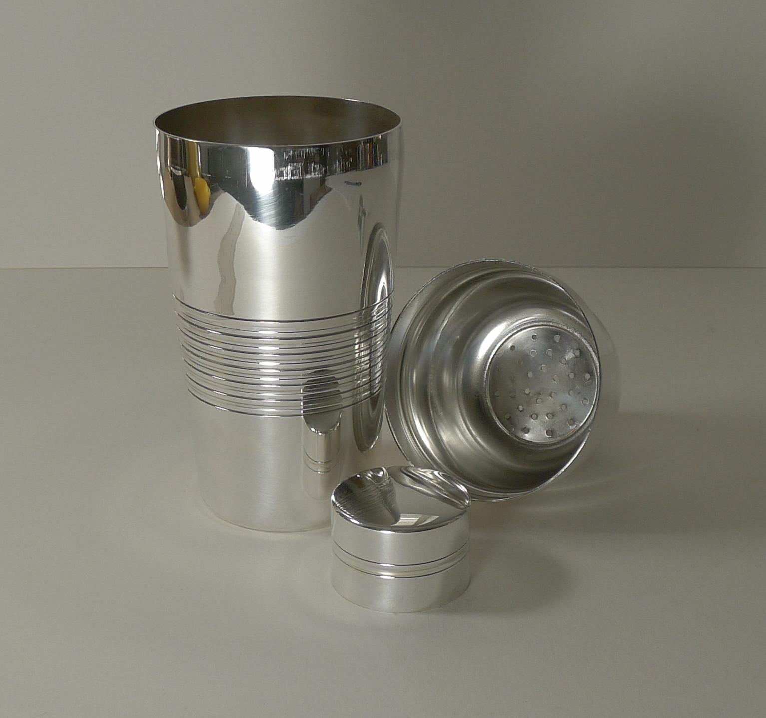 Smart French Art Deco Silver Plated Cocktail Shaker c.1930 3