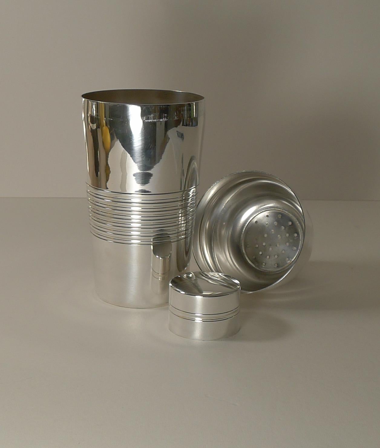 Smart French Art Deco Silver Plated Cocktail Shaker c.1930 4