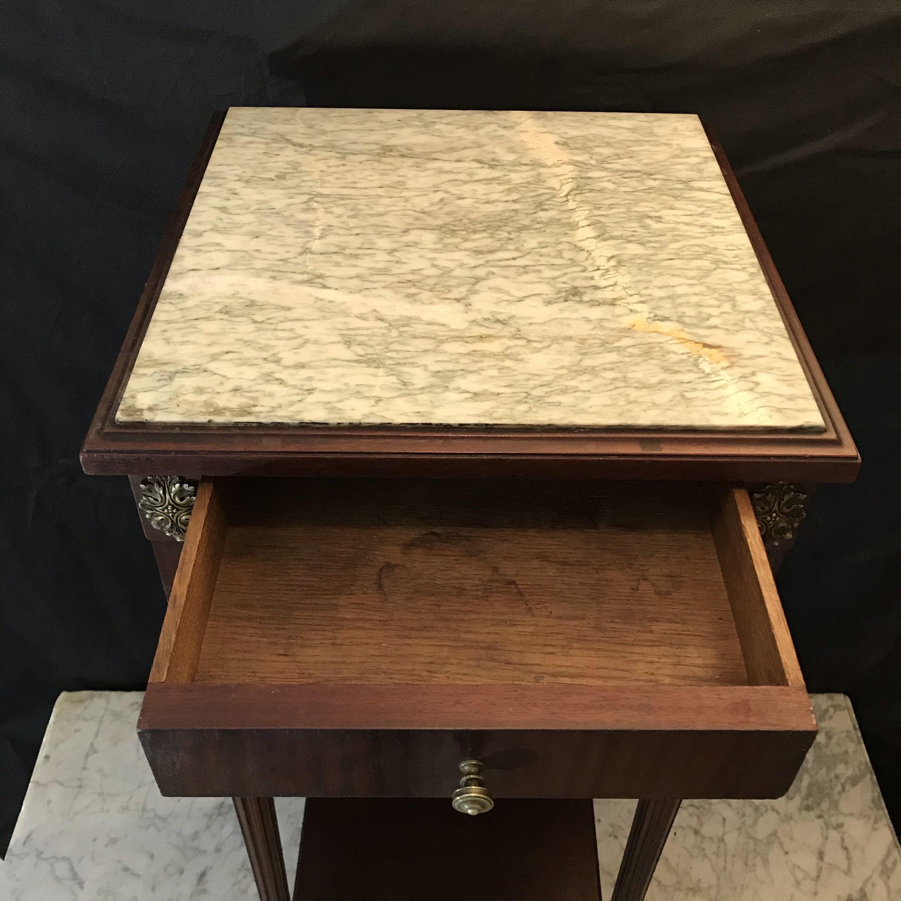 Smart French Louis XVI Nightstand or Side Table with Carrera Marble Top In Good Condition In Hopewell, NJ