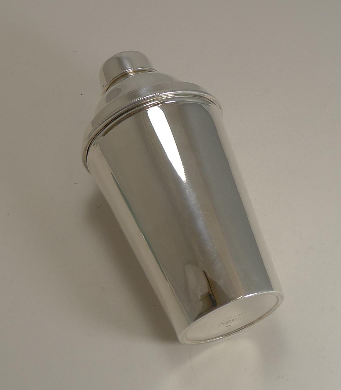 Smart Large Art Deco Cocktail Shaker Retailed by Thomas Goode, London 3