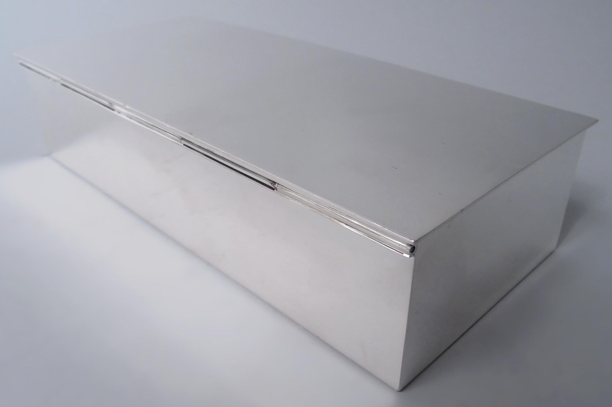 Smart & Moderne amerikanische Schreibtischschachtel aus Sterlingsilber von Tiffany (20. Jahrhundert) im Angebot