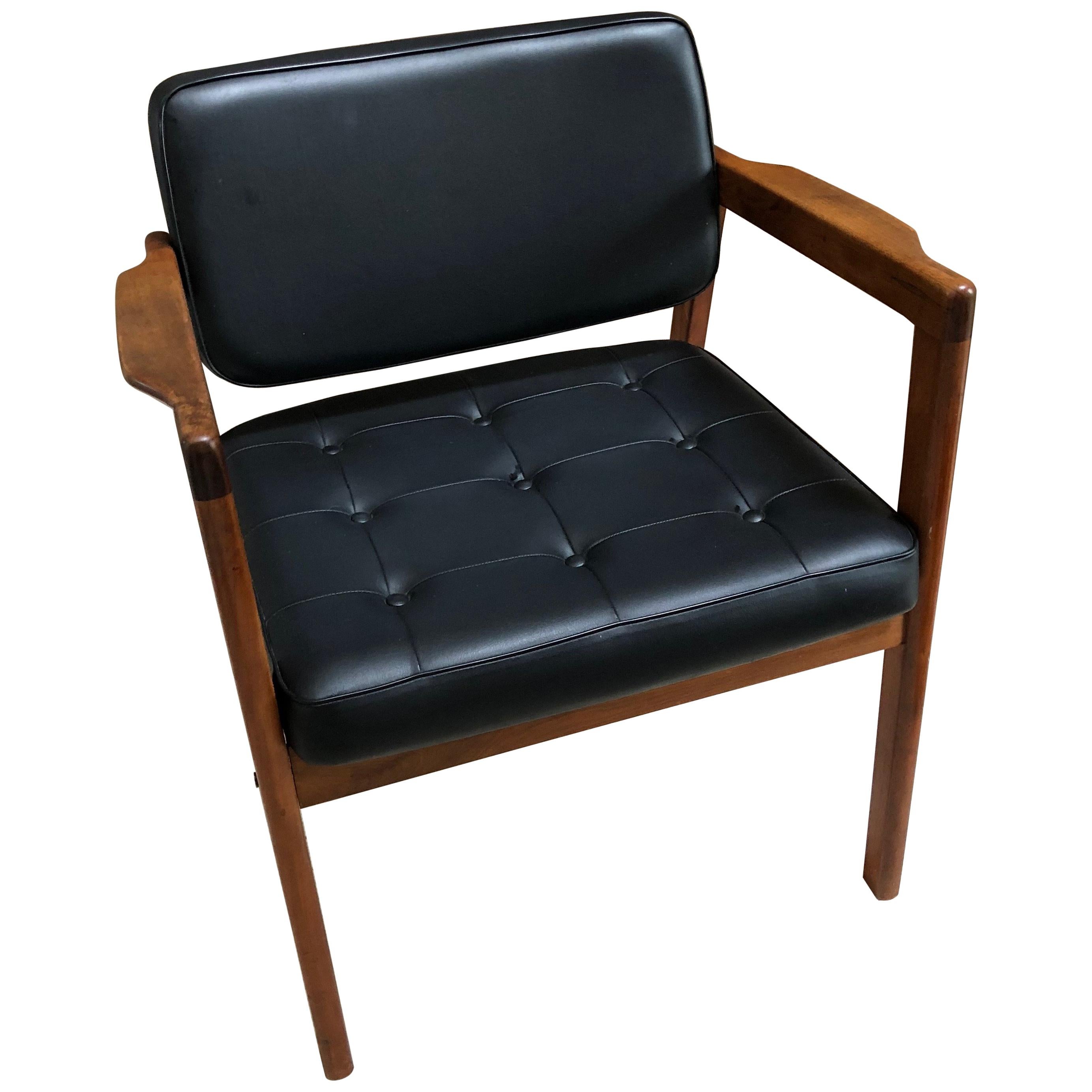 Smart Niels Eilersen Danish Modern Mid-Century Modern Armchair