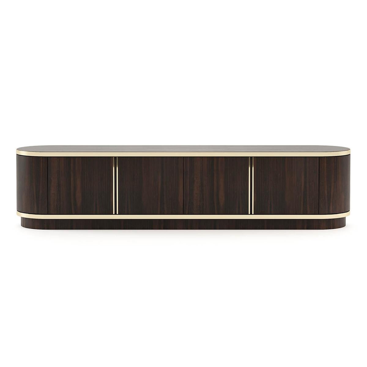 Credenza smart TV con struttura e top in ebano 
in legno con finitura opaca. Con dettagli in acciaio inox lucido in 
finitura oro. Con 4 ante e 1 ripiano centrale in tutto l'interno.
Disponibile su richiesta anche con altre finiture di Wood.
