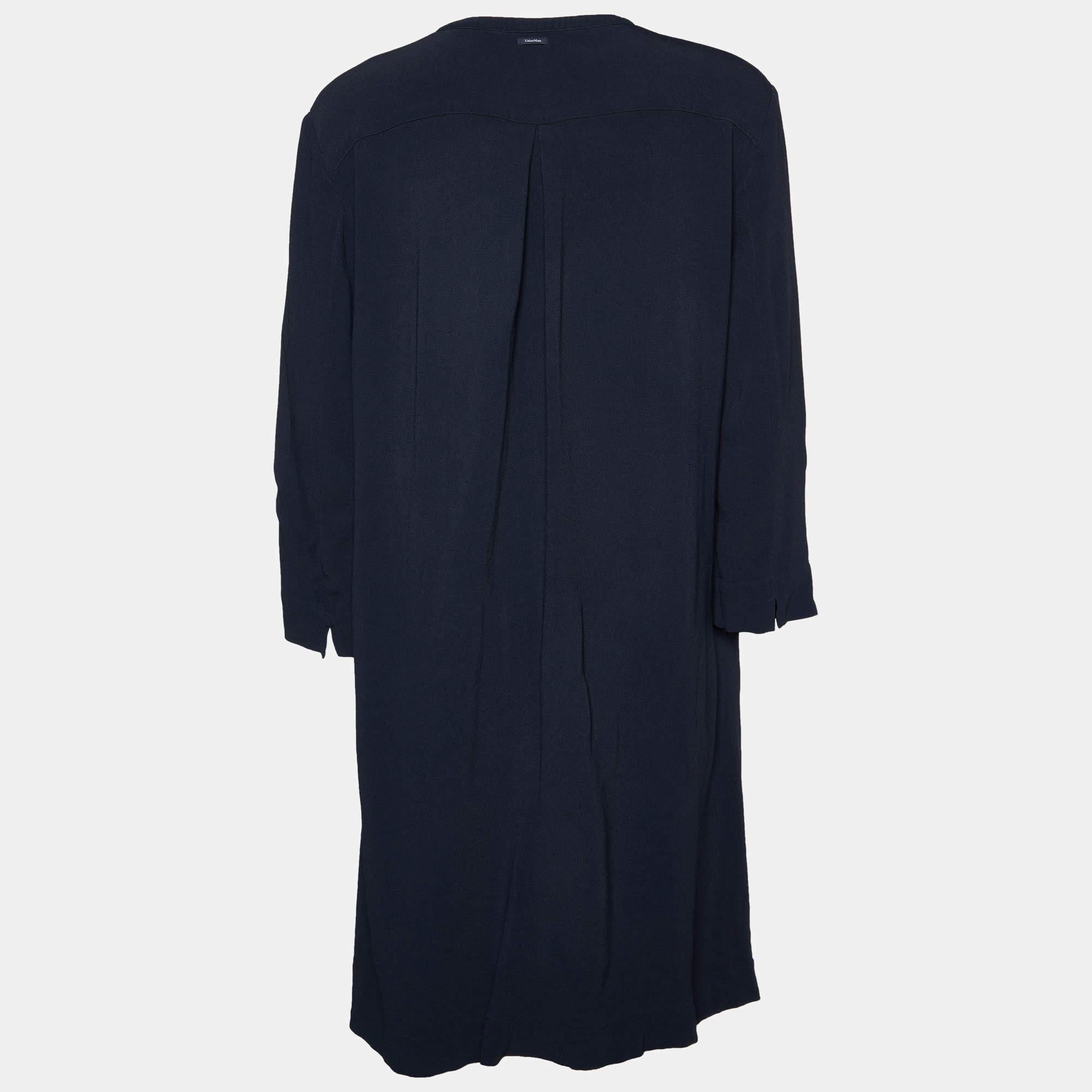 Exhibit a stylish look by wearing this beautiful designer dress. Tailored using fine fabric  this dress has a chic silhouette for a framing fit. Style the creation with chic accessories and pumps.