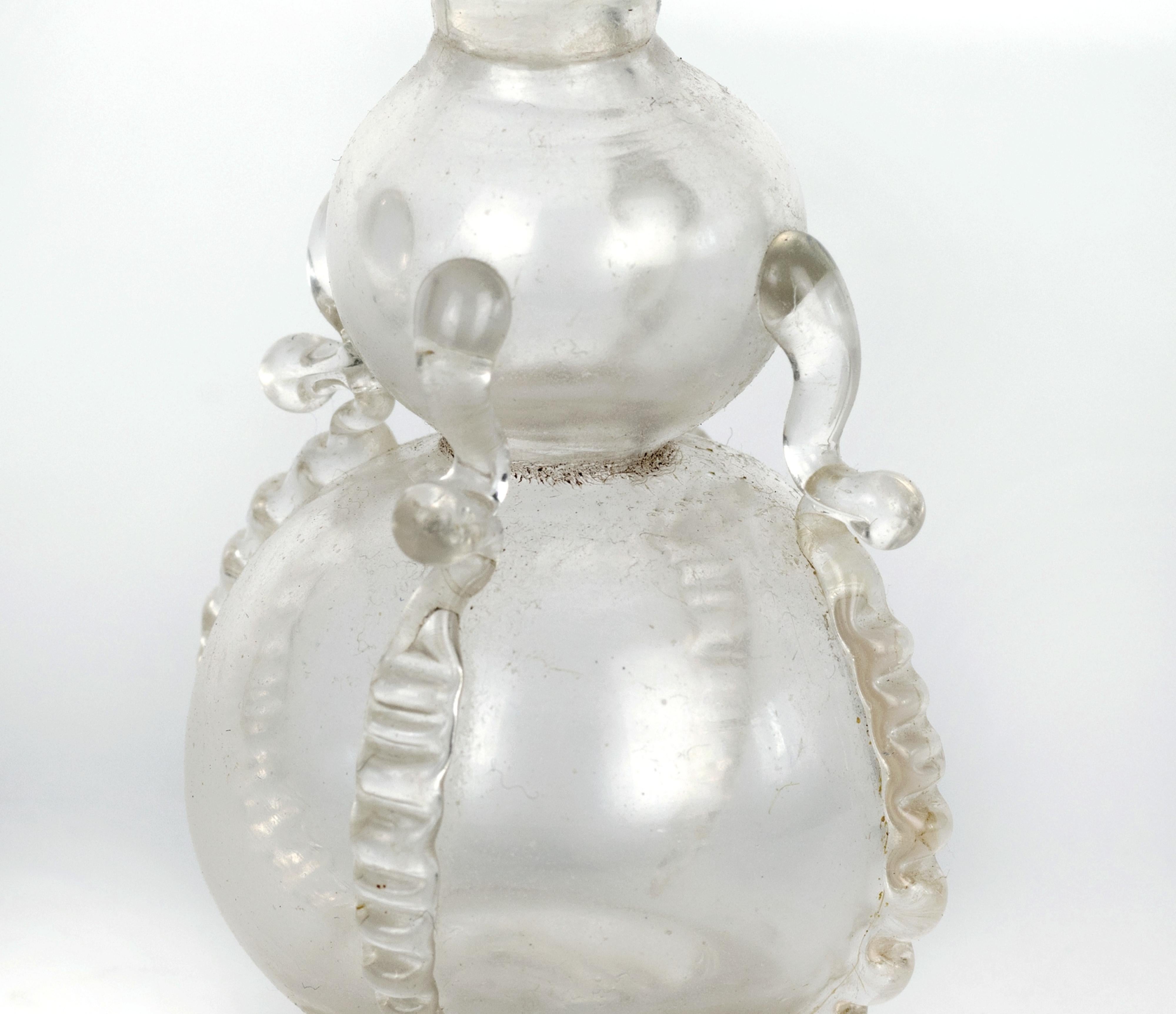 Smelling Glass Bottle Adorned With Ribbons, 20th Century In Good Condition For Sale In Lisbon, PT