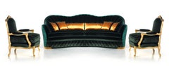 Smeraldo Italienisches Dreisitzsofa mit geschnitzten Füßen aus Samt & Satin von Zanaboni