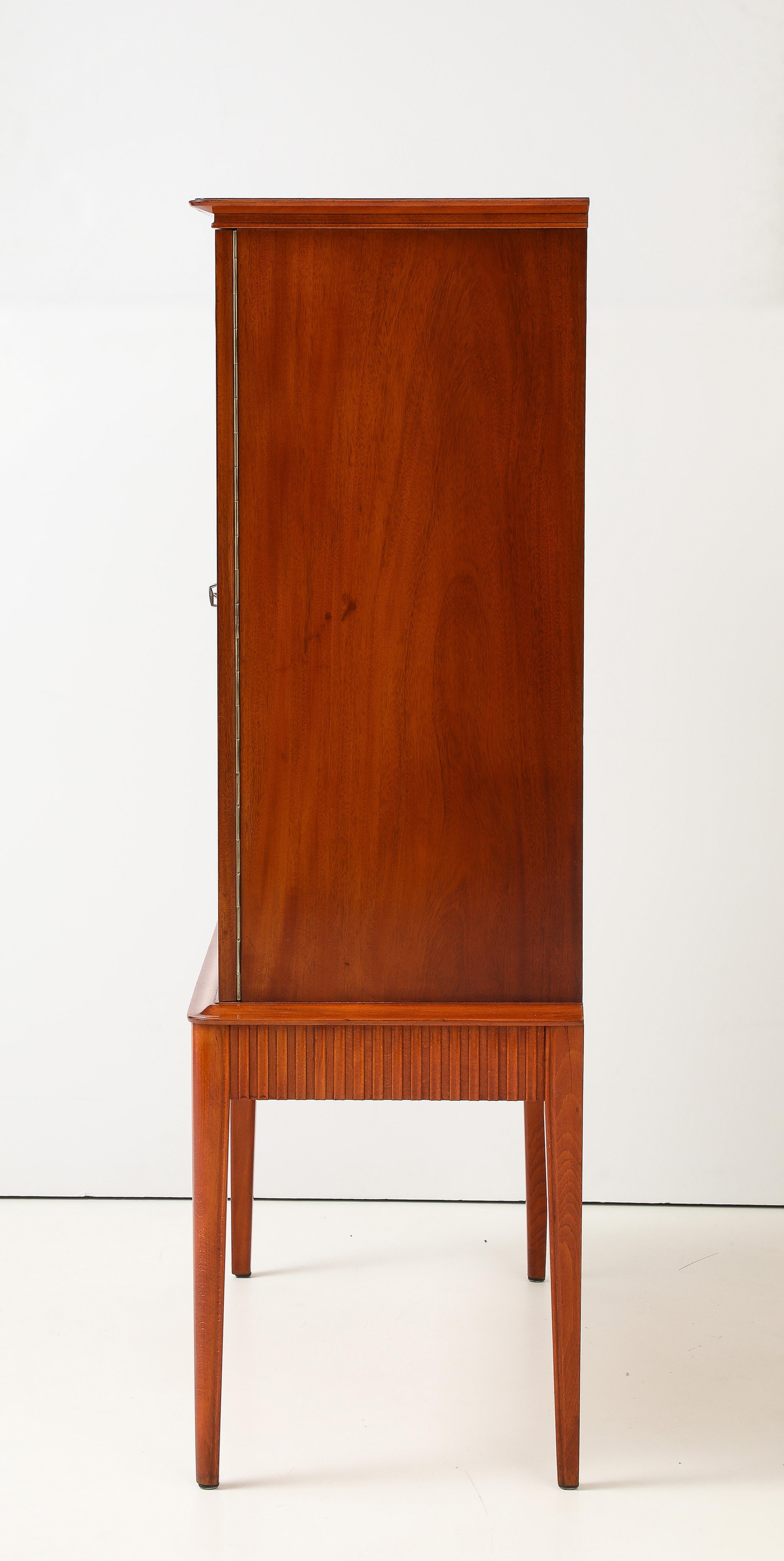 SMF Svenska Möbelfabriken Bodafors Cabinet, CIRCA ANNI 40 in vendita 2