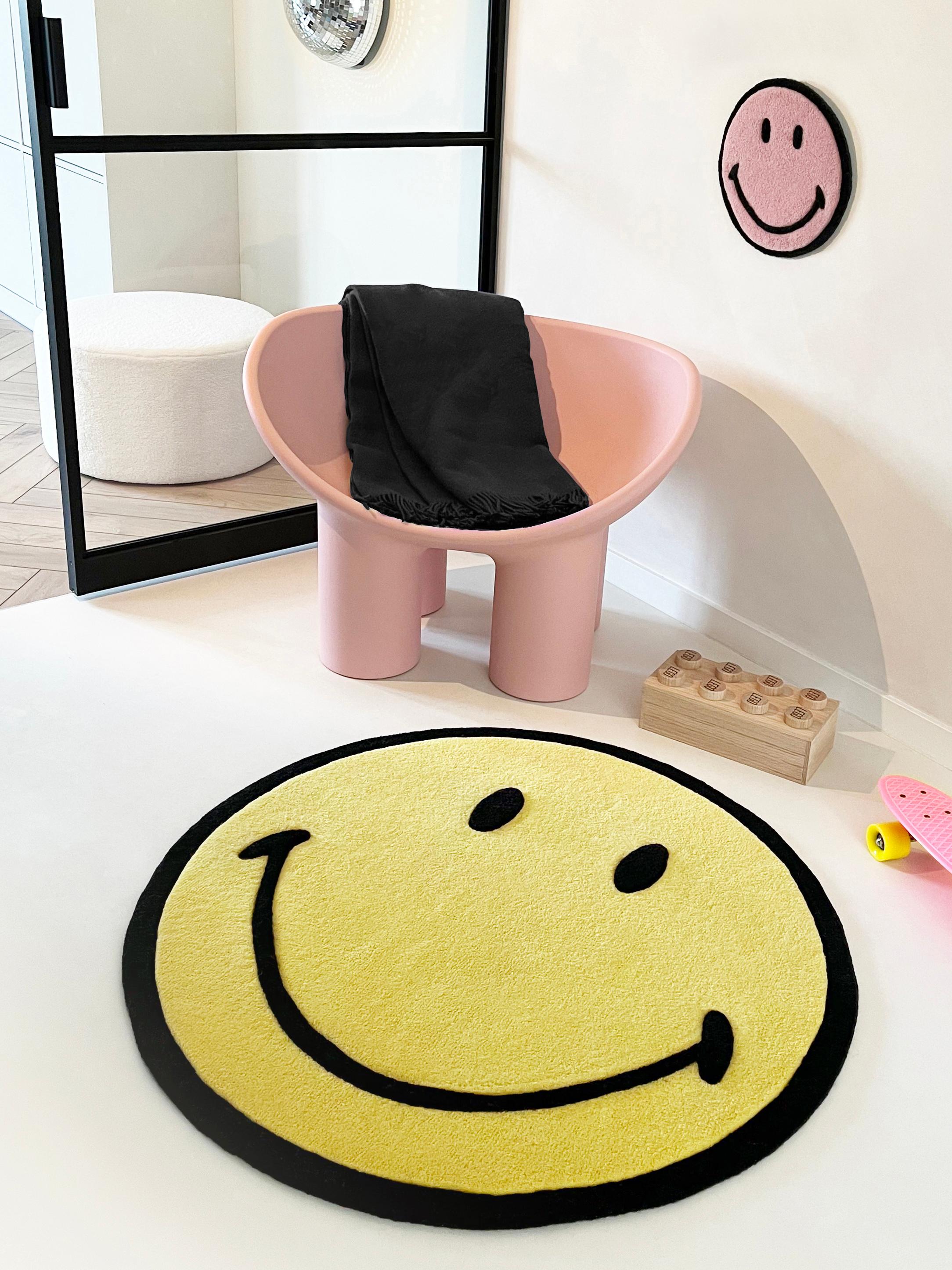 We teamed up with world's happiest lifestyle brand Smiley® on an exclusive rug collection. The iconic Smiley®, that celebrates its 50th anniversary this year, is translated into a super-soft and above all super-fun series of rugs. 

The Smiley® Rug