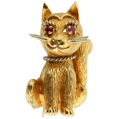 Smiling Cat Gold Brooch