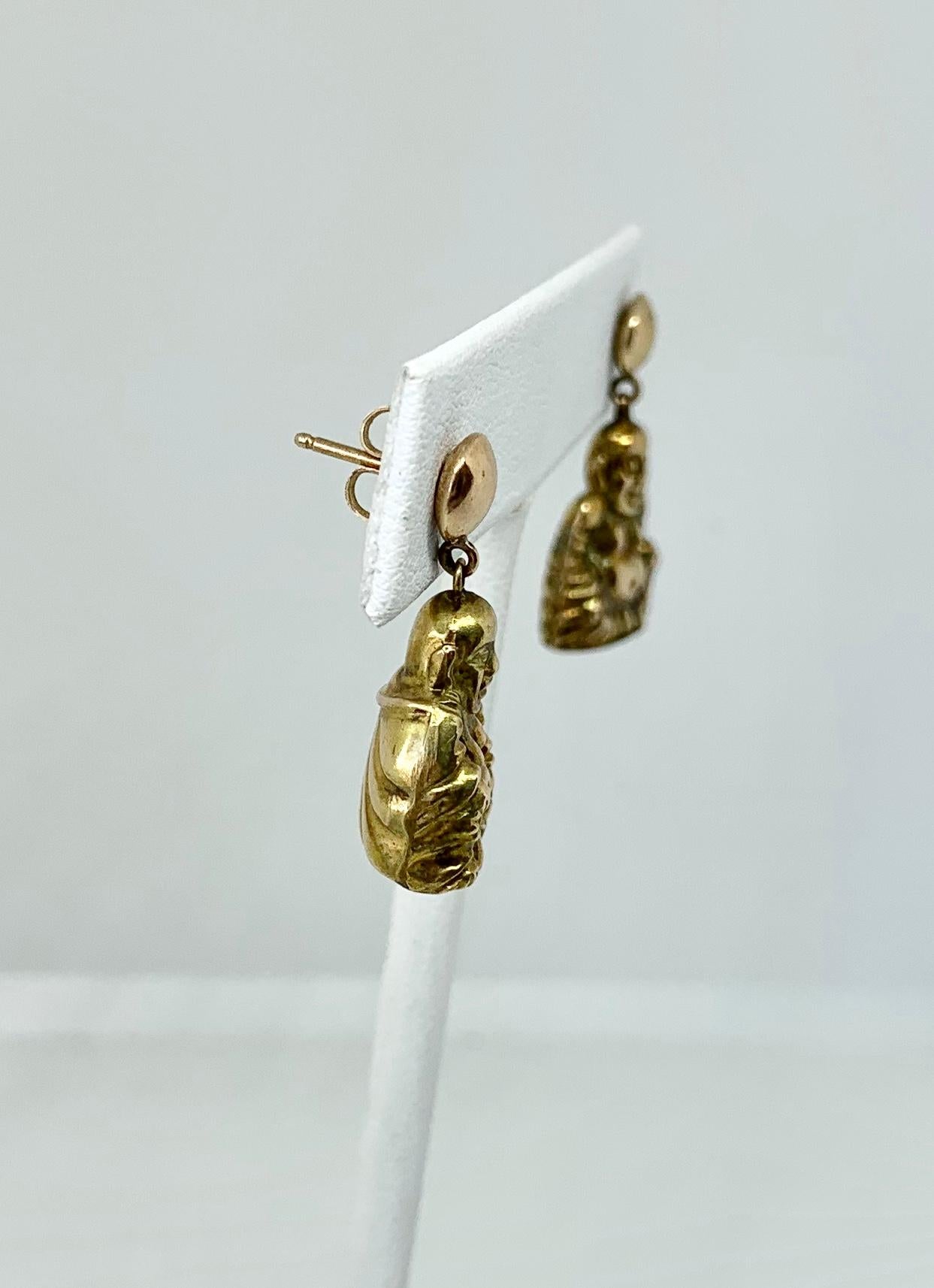 Boucles d'oreilles pendantes Boucles d'oreilles Bouddha en or 14 carats avec pendentifs en forme de joyeux Unisexe en vente