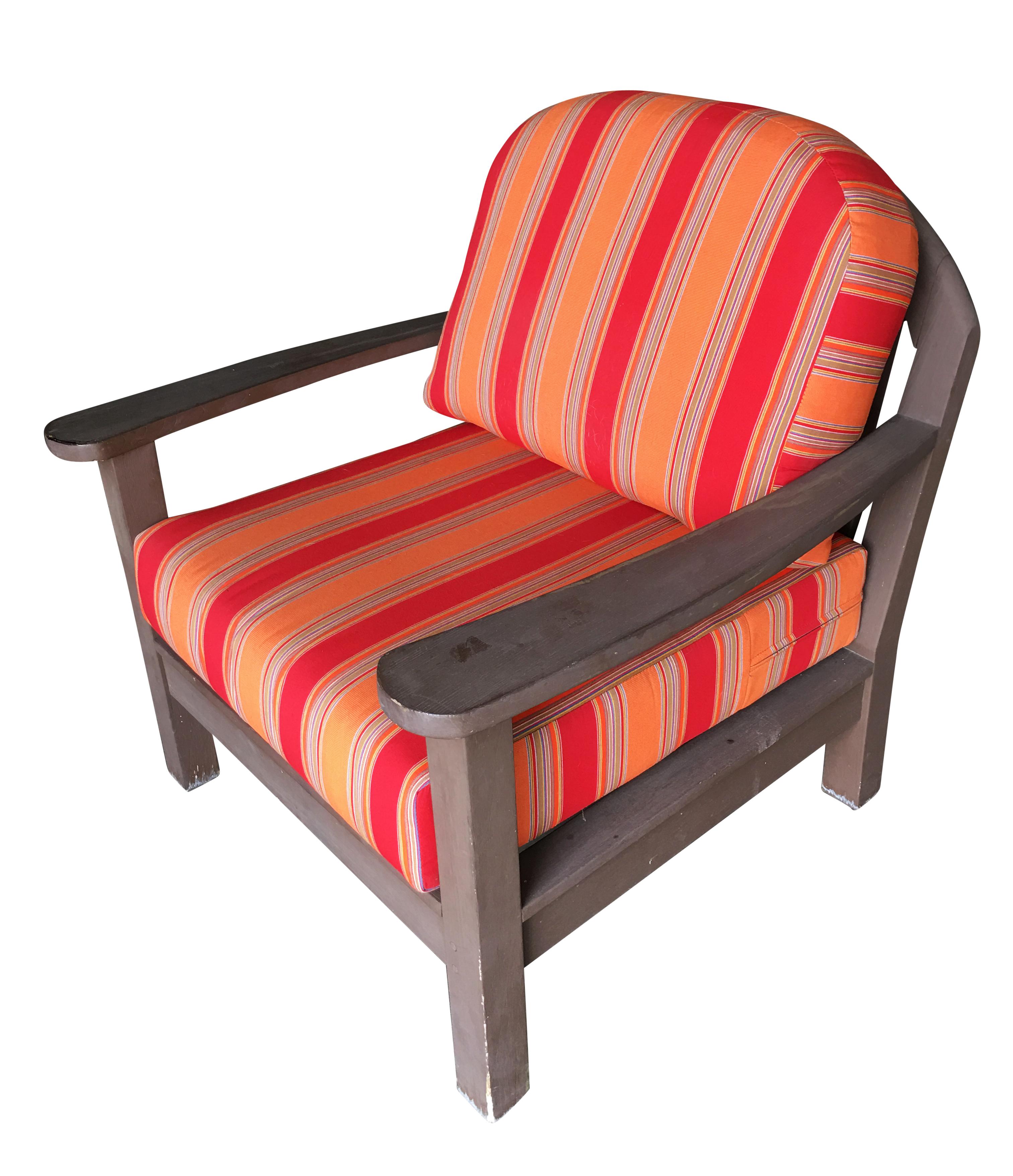 Smith and Hawken large patio lounge chair pair with original fabric cushions, circa 1990.

These chairs will be refinished to their original color.
