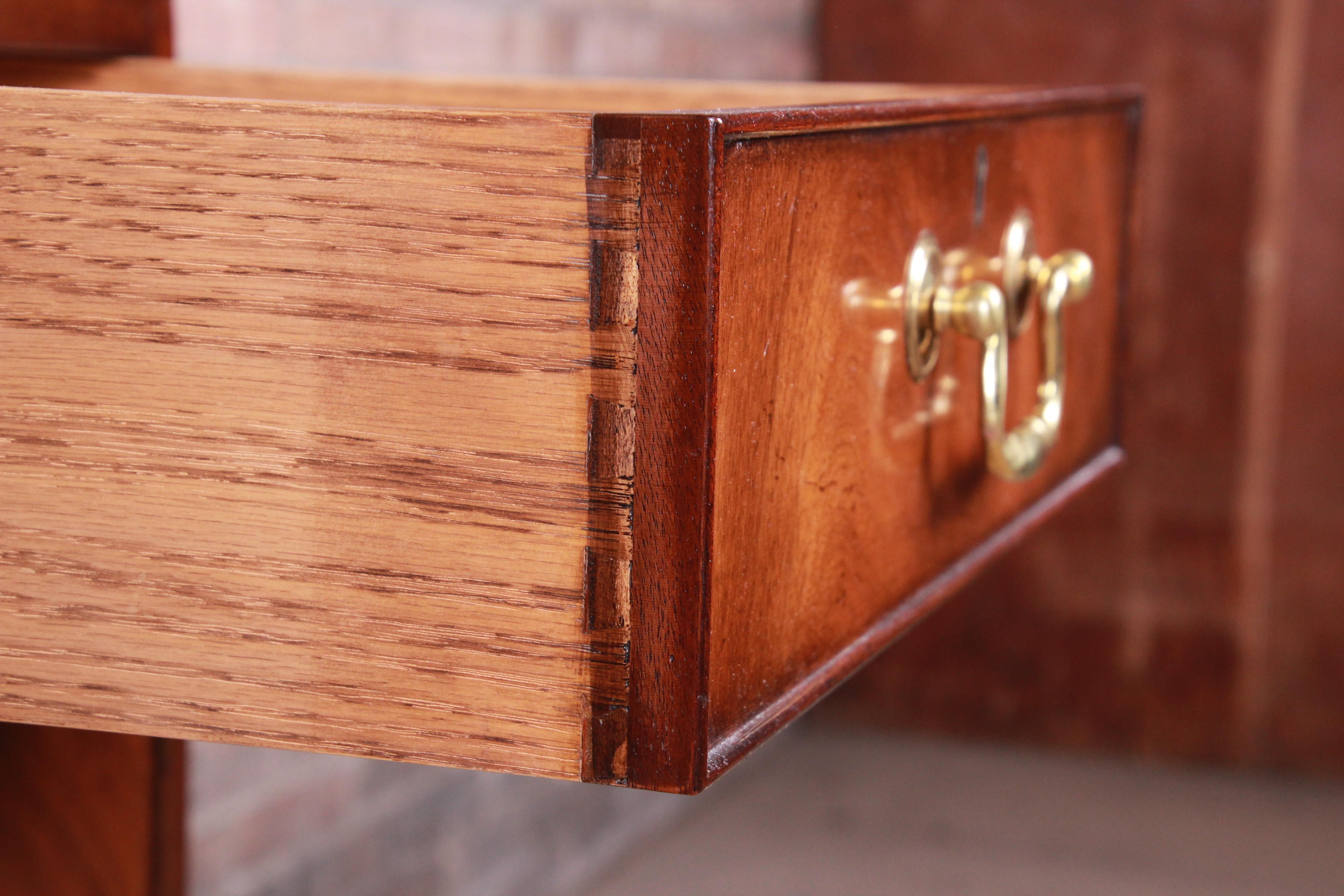 Smith & Watson Georgian Flame Mahogany Sideboard Credenza or Bar Cabinet 7