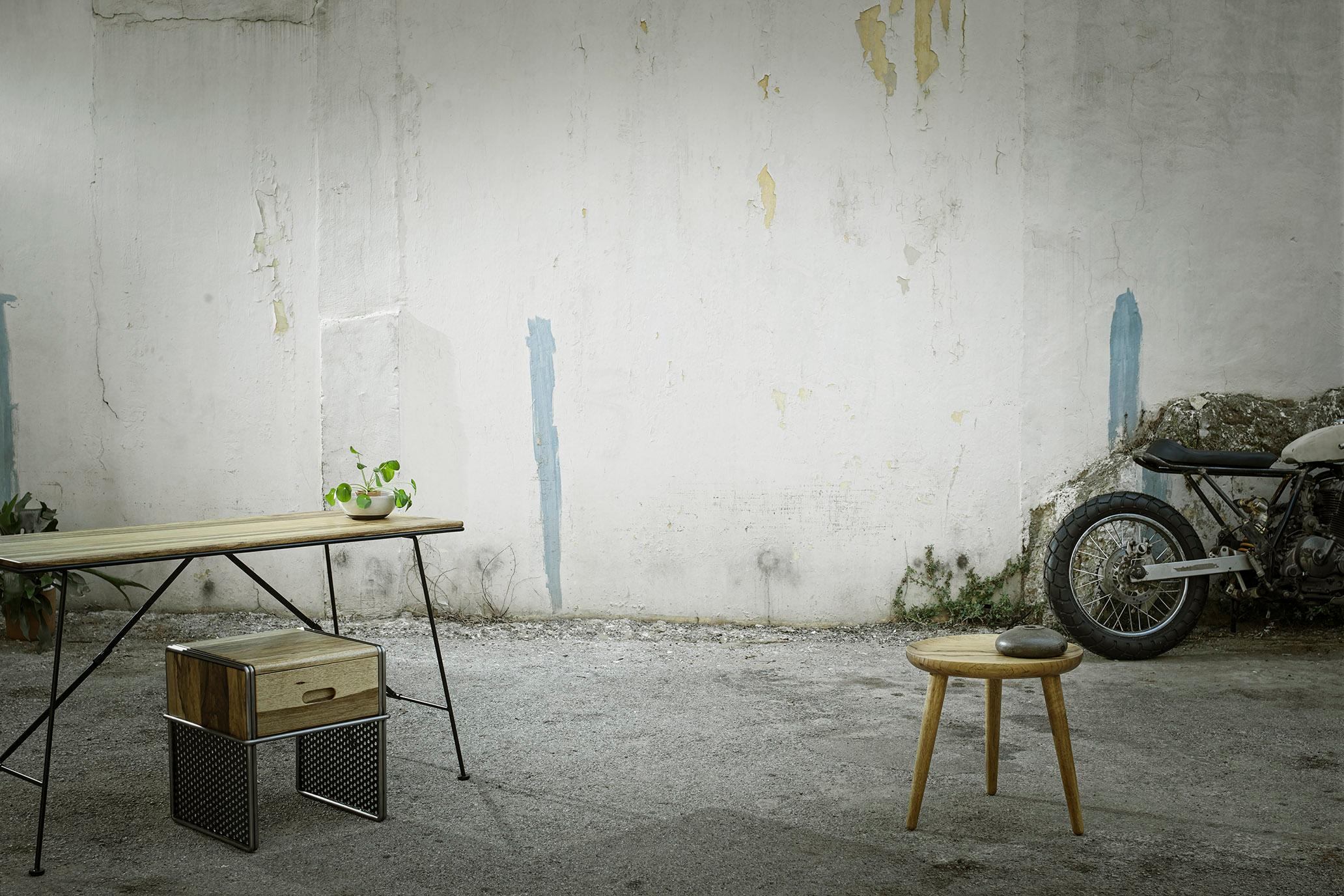 Smith & Wesson, Comodino, Contenitore per ufficio, Commode in vendita 2