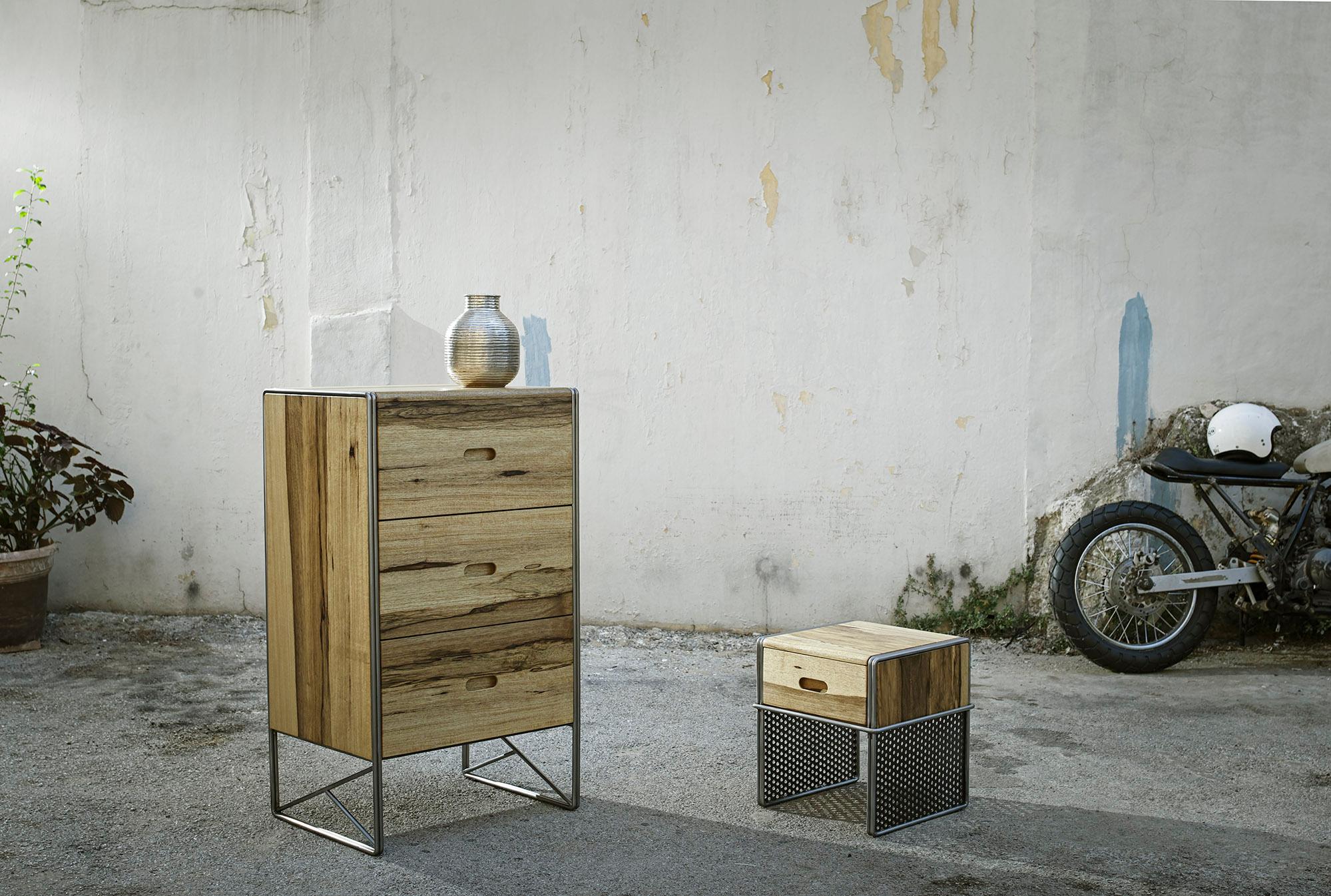 Smith & Wesson, Comodino, Contenitore per ufficio, Commode in vendita 1