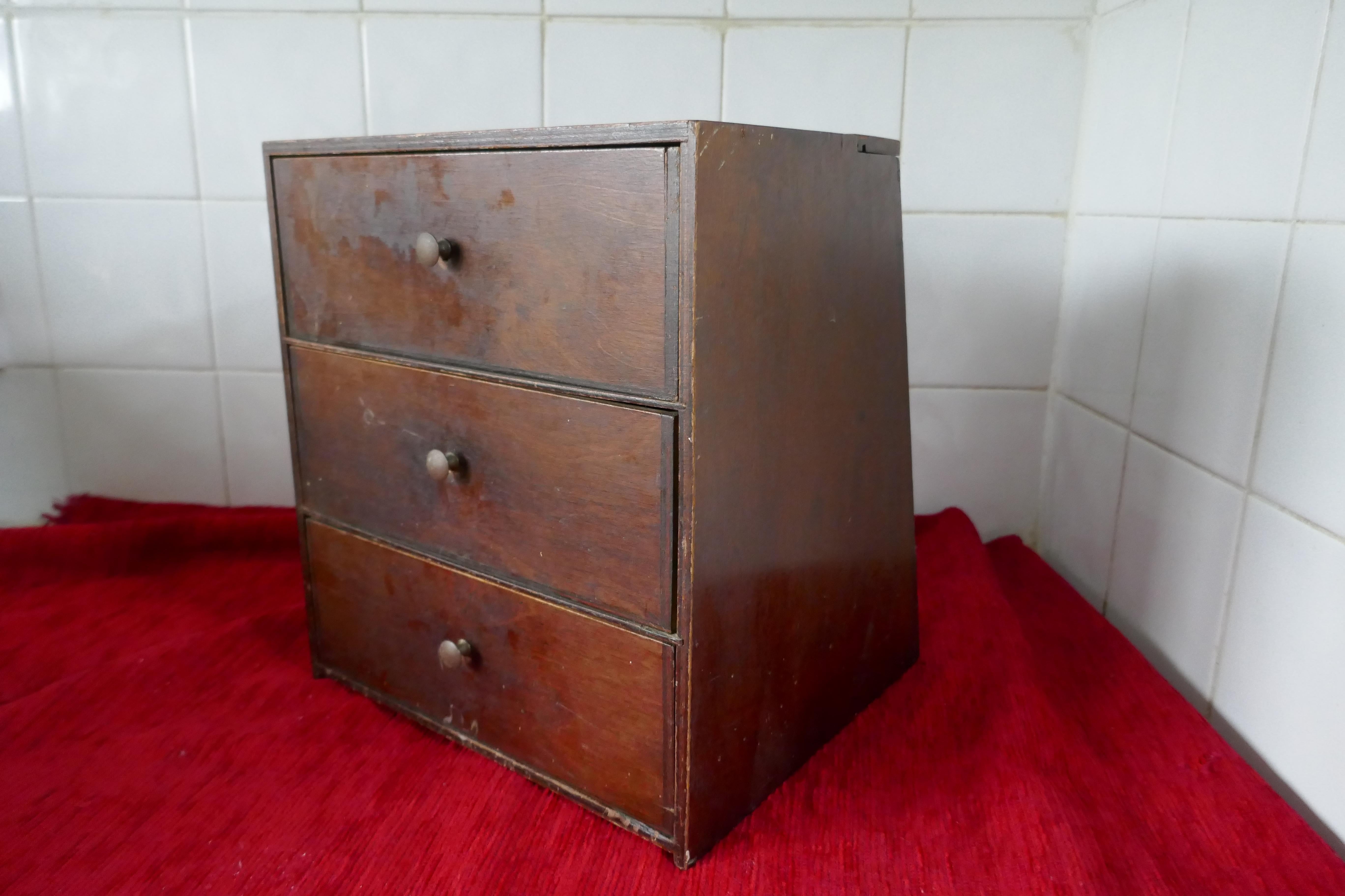 Smiths Watchmakers Shop Display Cabinet In Good Condition For Sale In Godshill, Isle of Wight