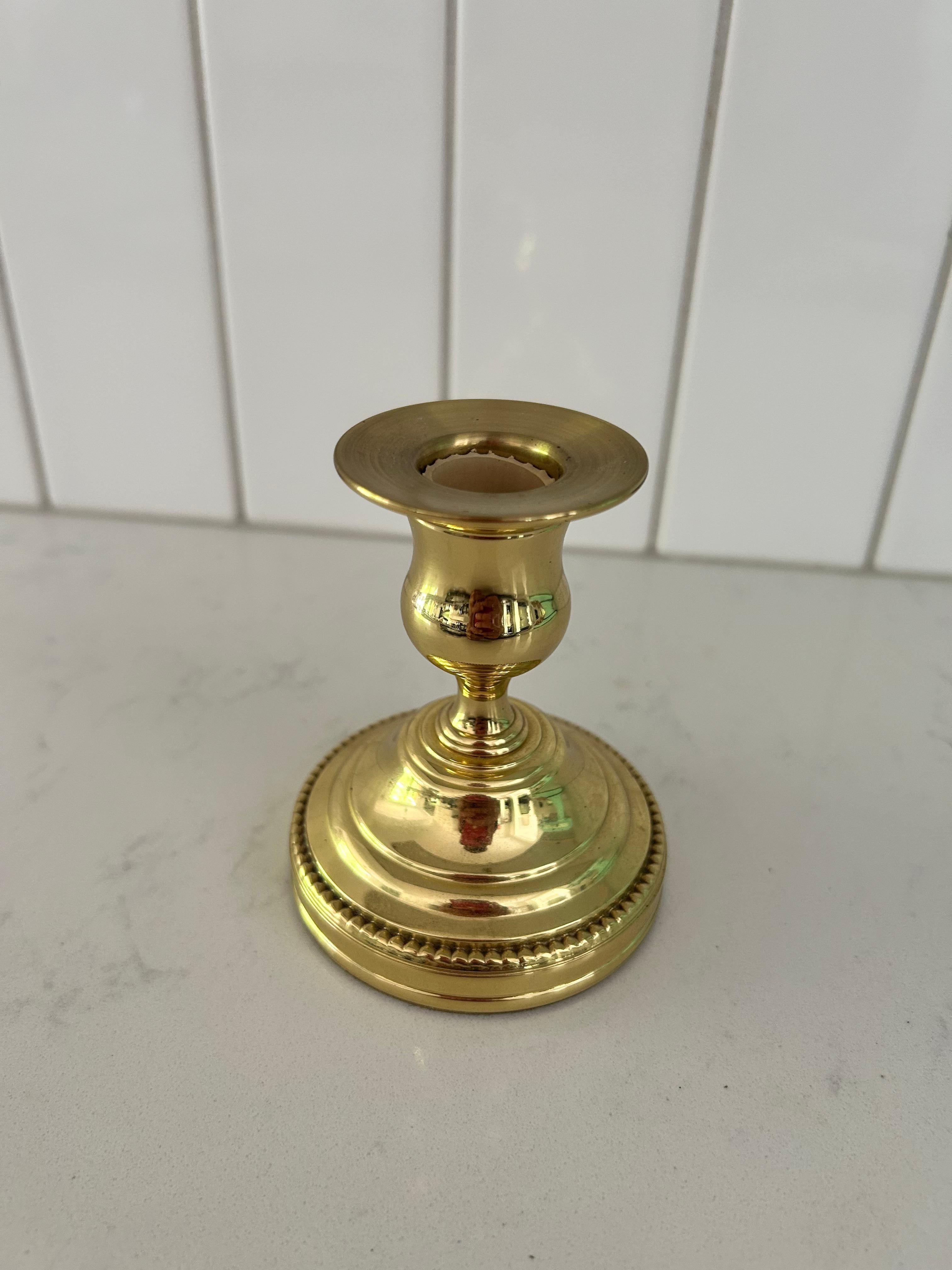 Américain Porte-bougies en laiton de la Smithsonian Institution par Baldwin en vente