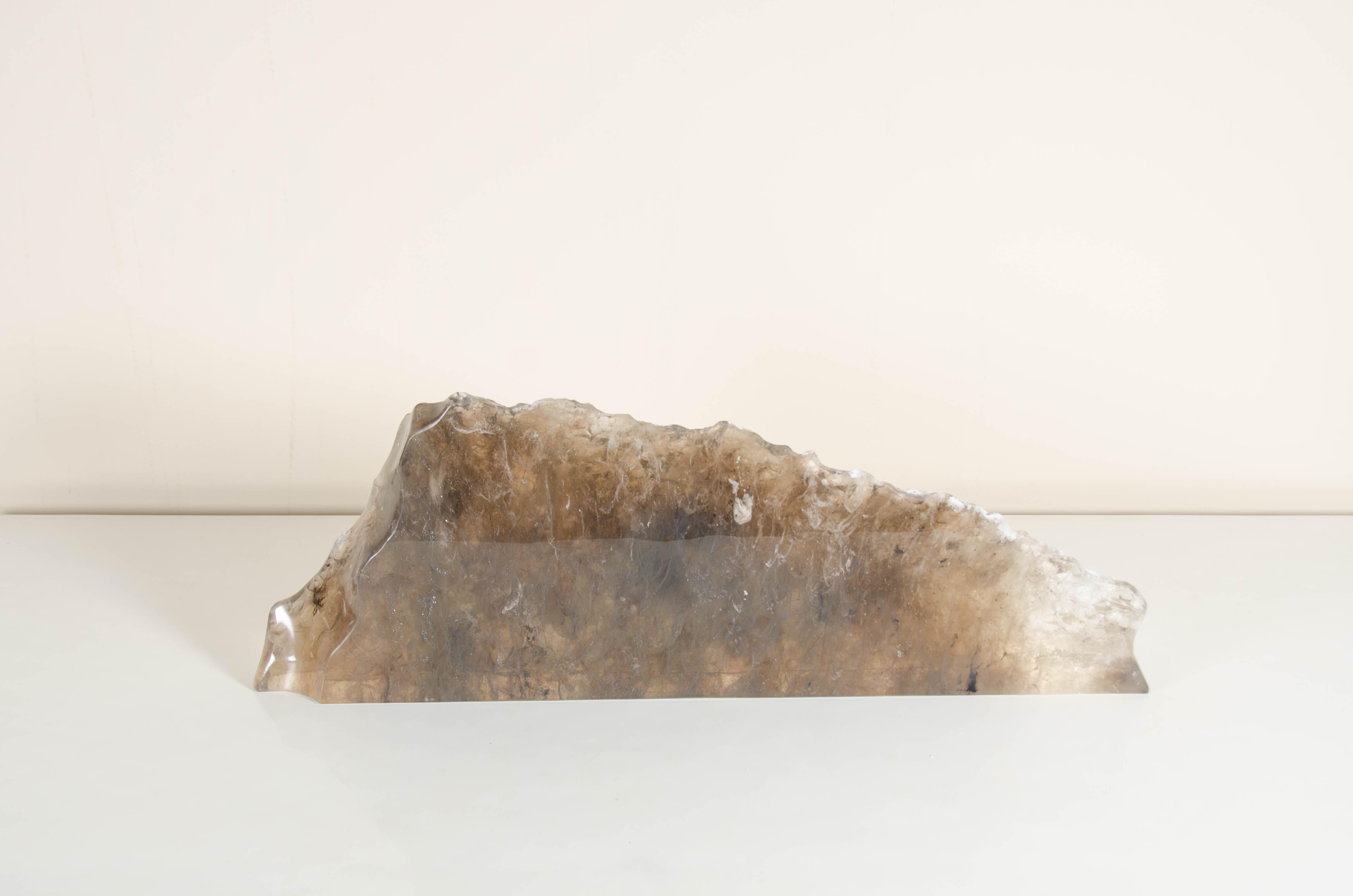 Sculpté à la main Sculpture de glace en cristal fumée par Rober Kuo, sculptée à la main, en stock en vente