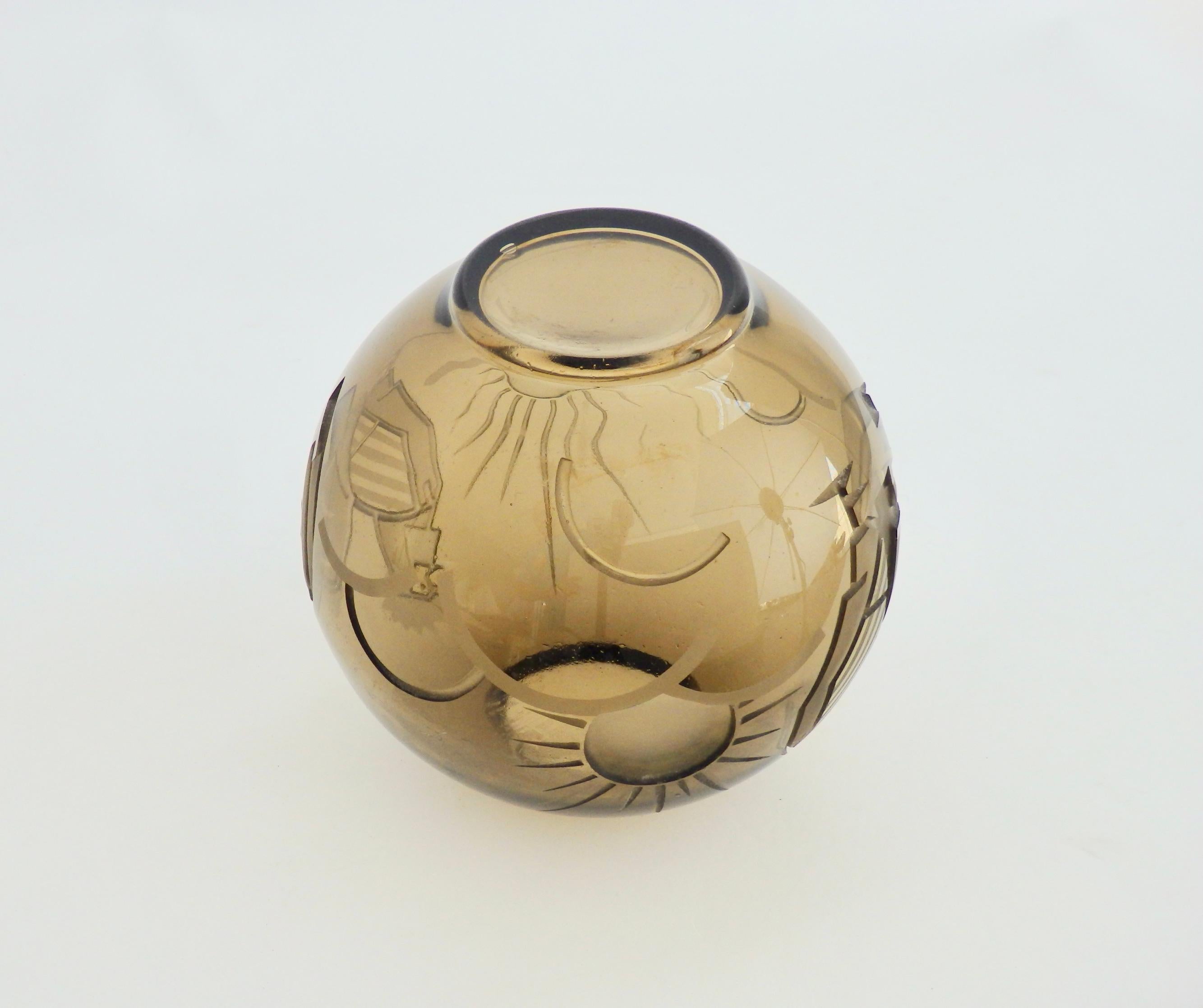 Smoke Glass Ball Vase Etched in Art Deco Good Morning Designs For Sale 6