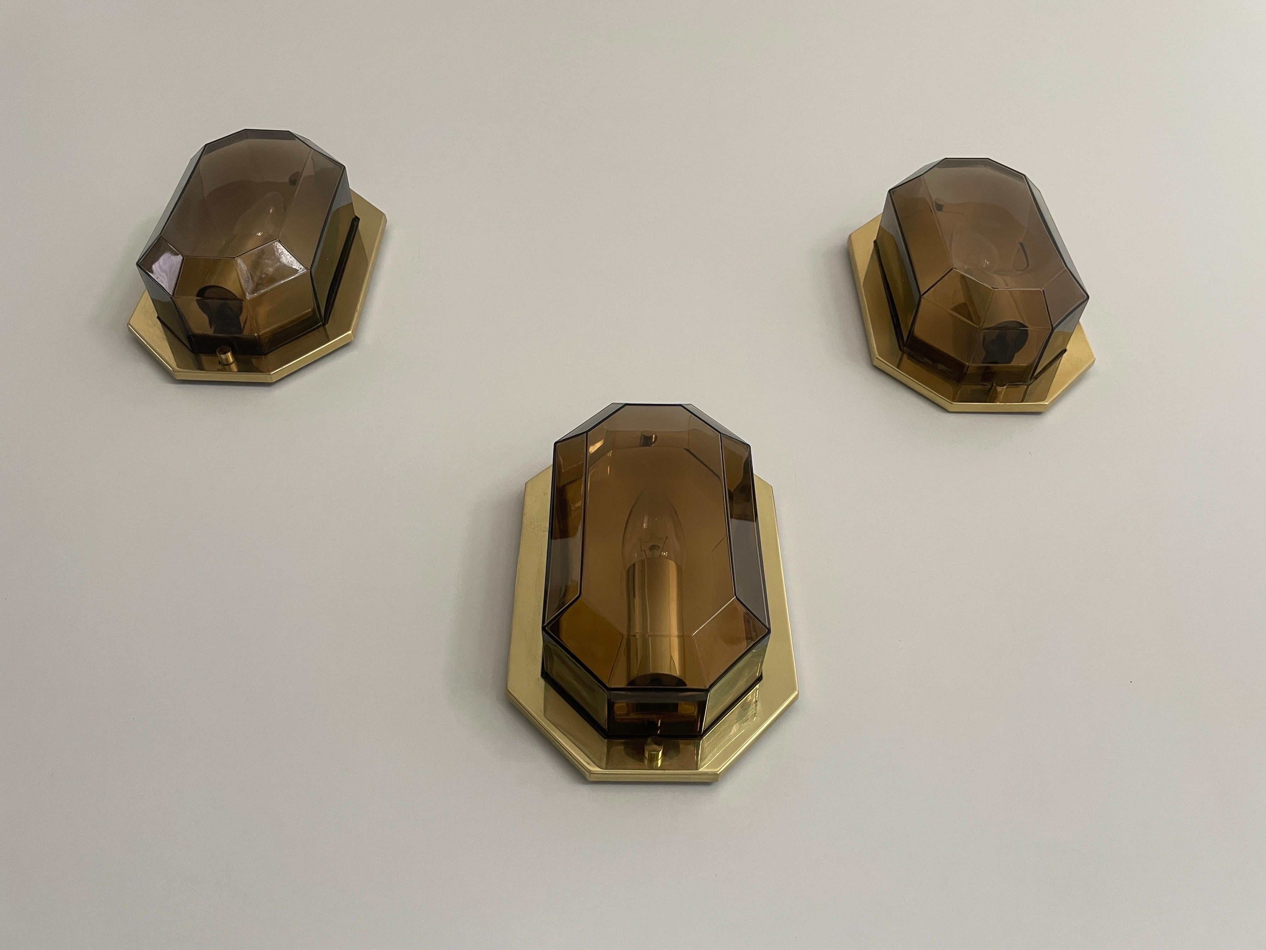 Juego de 3 apliques de cristal ahumado y latón de Limburg, años 60, Alemania en venta 3