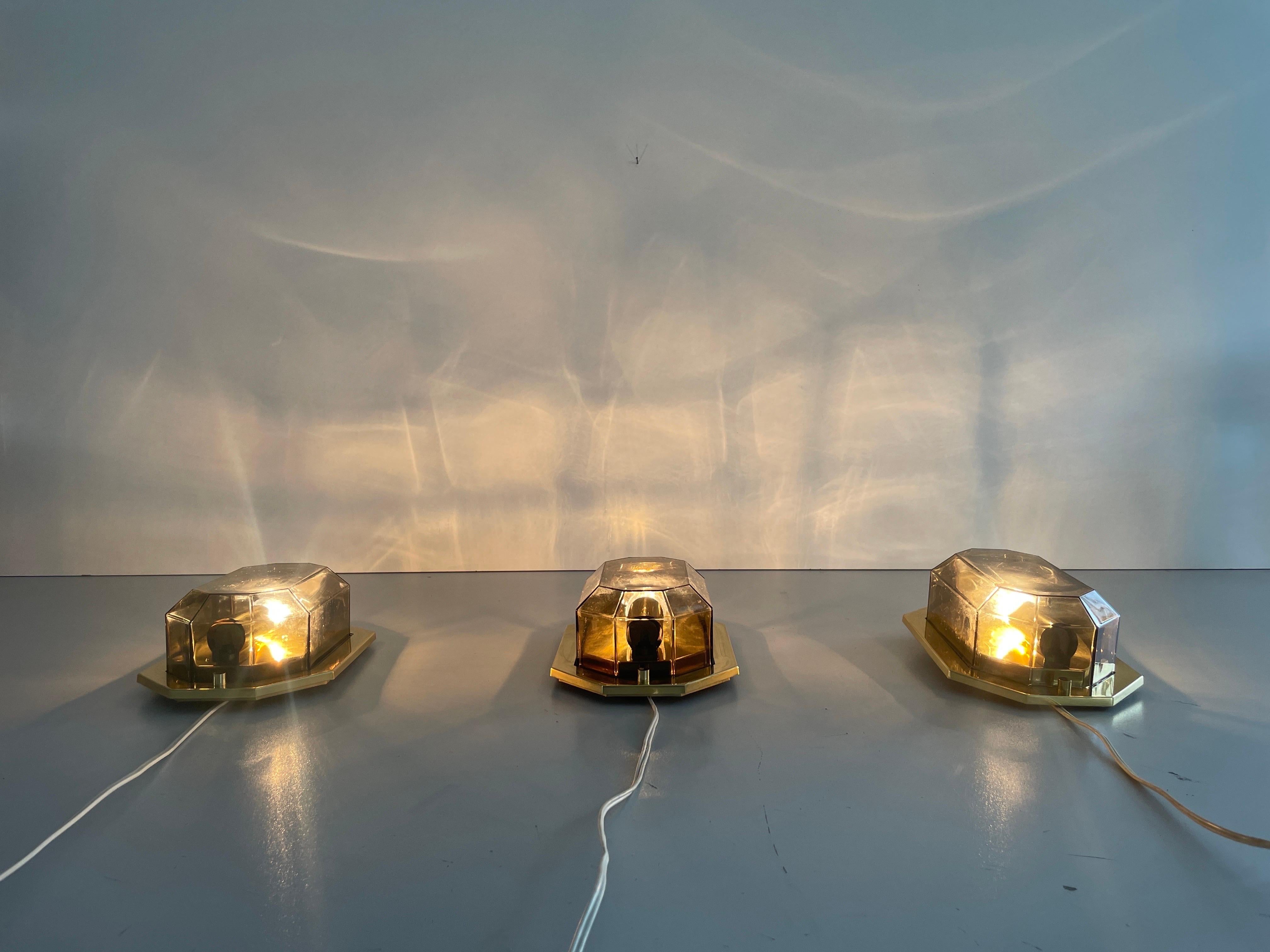 Juego de 3 apliques de cristal ahumado y latón de Limburg, años 60, Alemania en venta 9