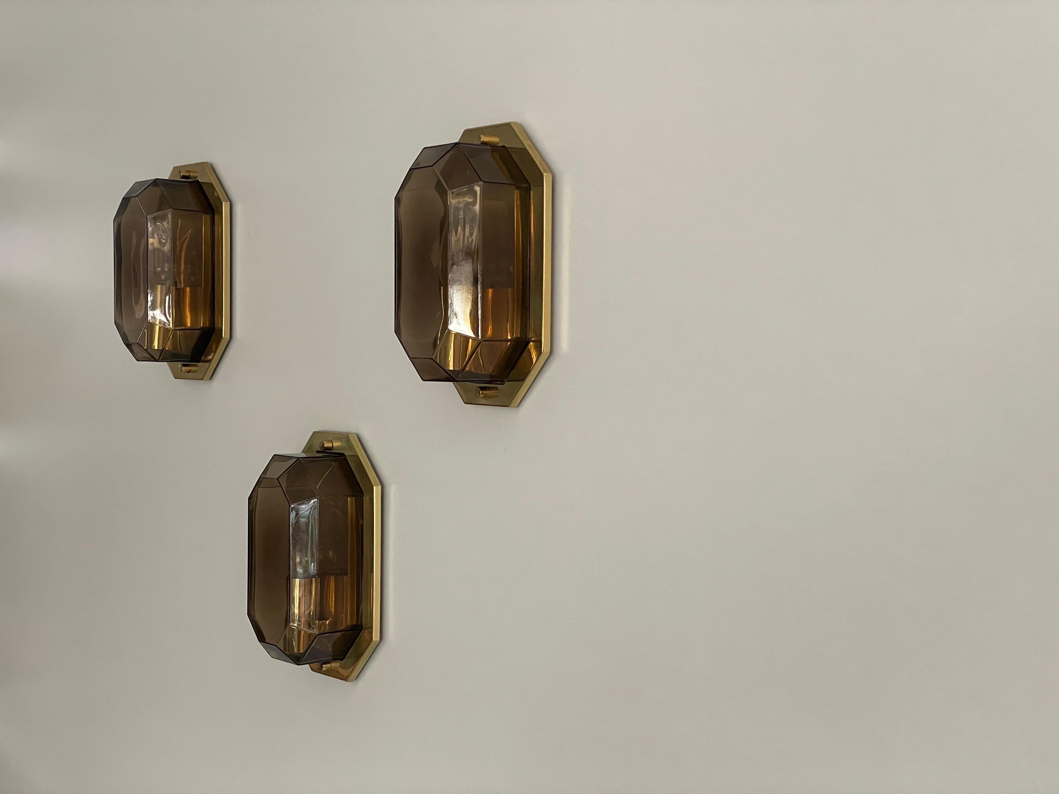 Juego de 3 apliques de cristal ahumado y latón de Limburg, años 60, Alemania Moderno de mediados de siglo en venta