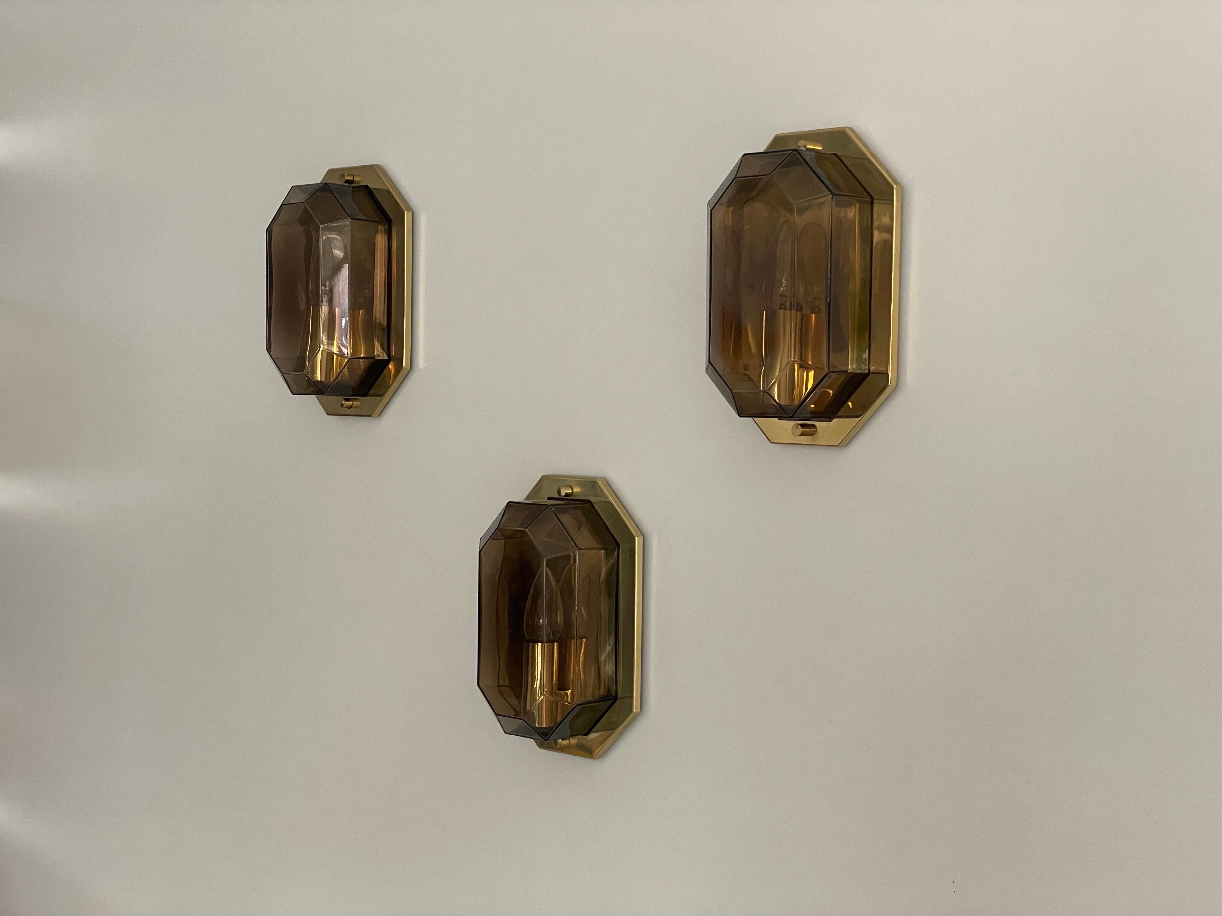 Juego de 3 apliques de cristal ahumado y latón de Limburg, años 60, Alemania Alemán en venta
