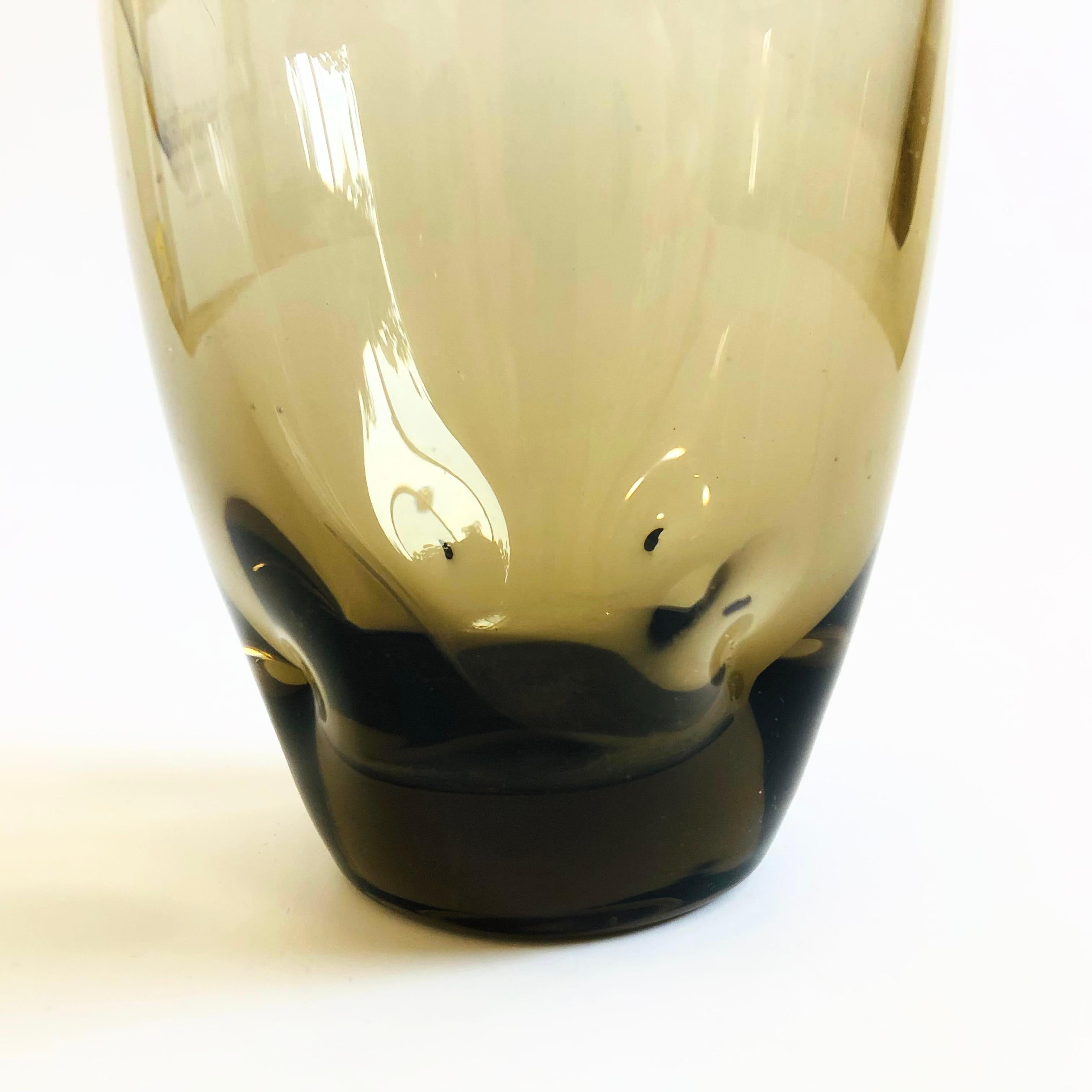 Smoke Glass Decanter In Good Condition In Fairfield, CA