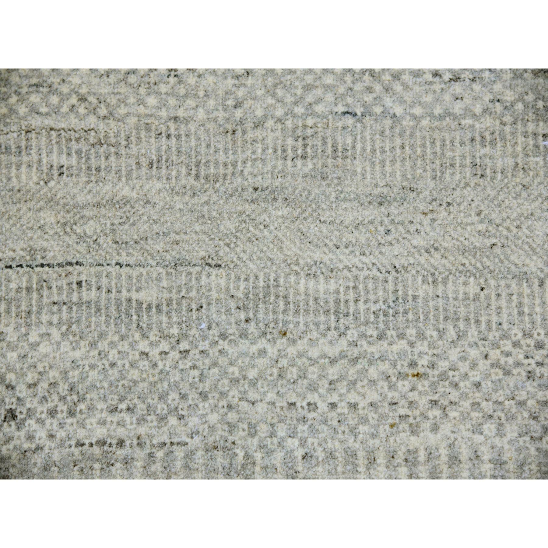 Handgeknüpfter quadratischer Teppich in Rauchgrau und unbefärbter Wolle auf Tone, modernes Grasdesign im Angebot 2