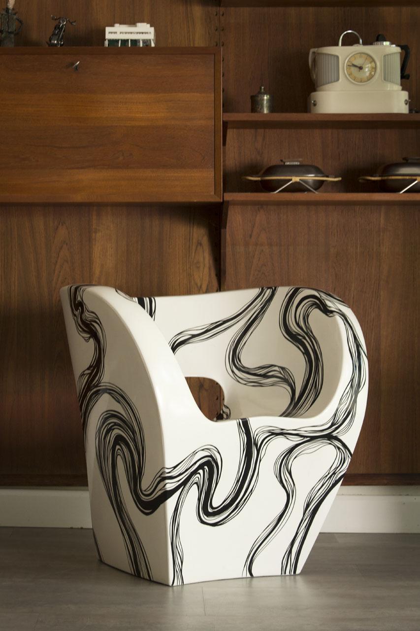 Smoke - Petit fauteuil Albert de Ron Arad, peint à la main, signé Amane  en vente 4