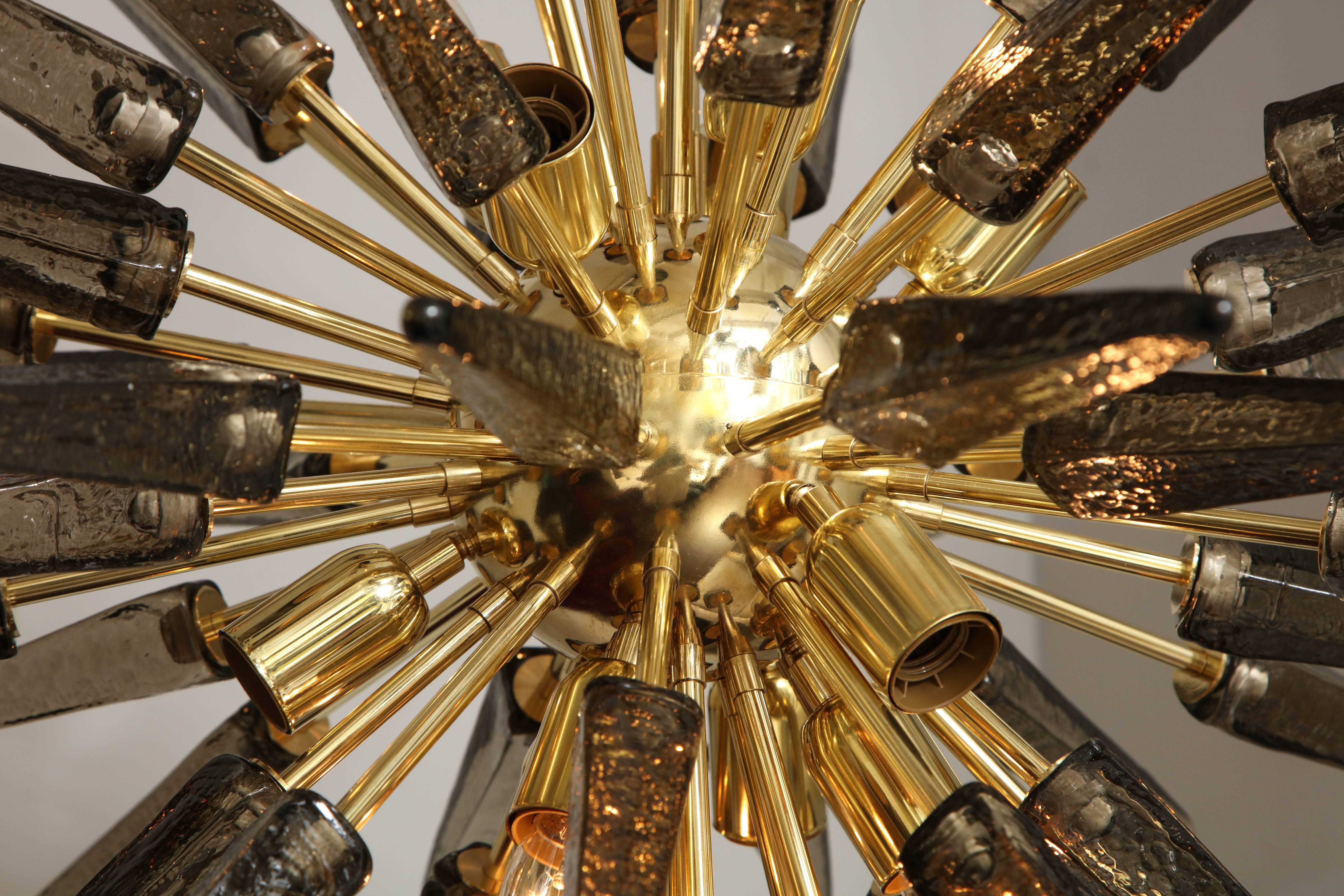 XXIe siècle et contemporain Lustre Spoutnik en verre de Murano fumé à pointes personnalisé en vente
