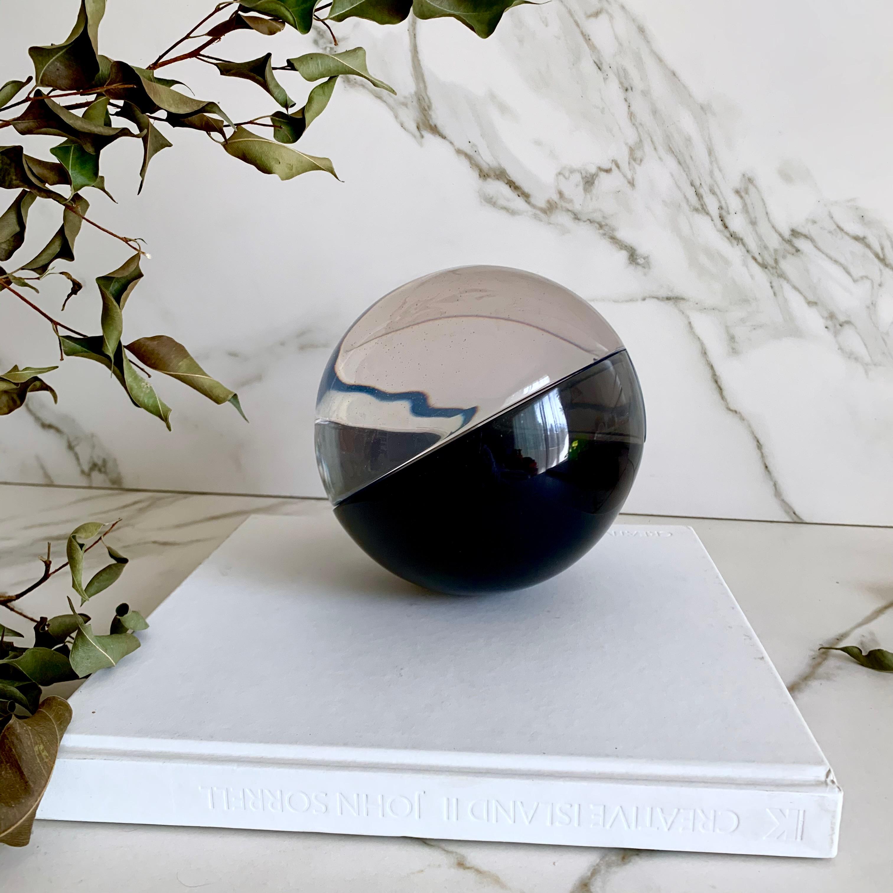 Modern Smoke Semi Sphere Sculpture in Polished Resin by Paola Valle For Sale