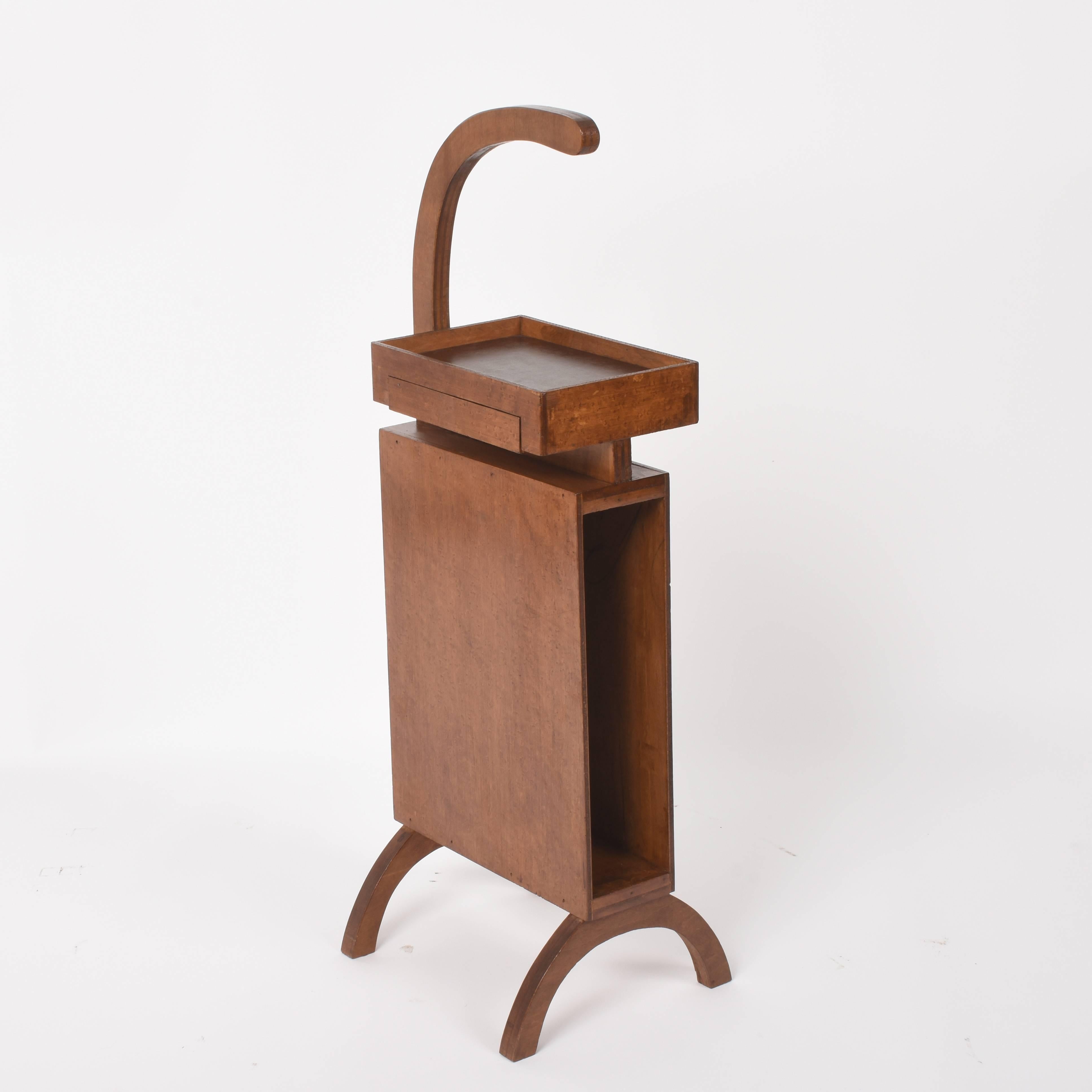 italien Table de fumée ou téléphone. en bois et panneau de fibres de moyenne densité Mdf:: Italie 1960s